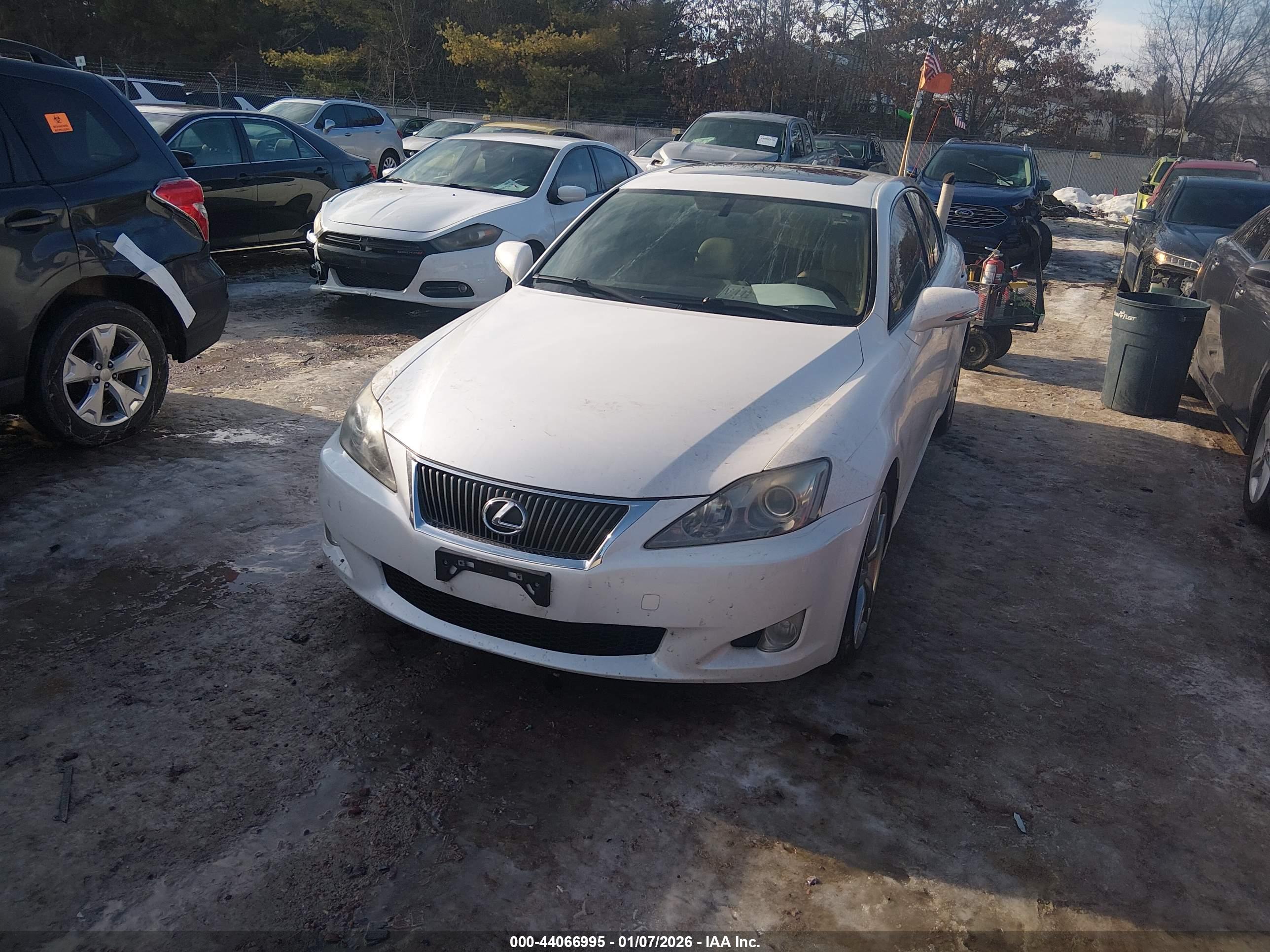 LEXUS IS image 2