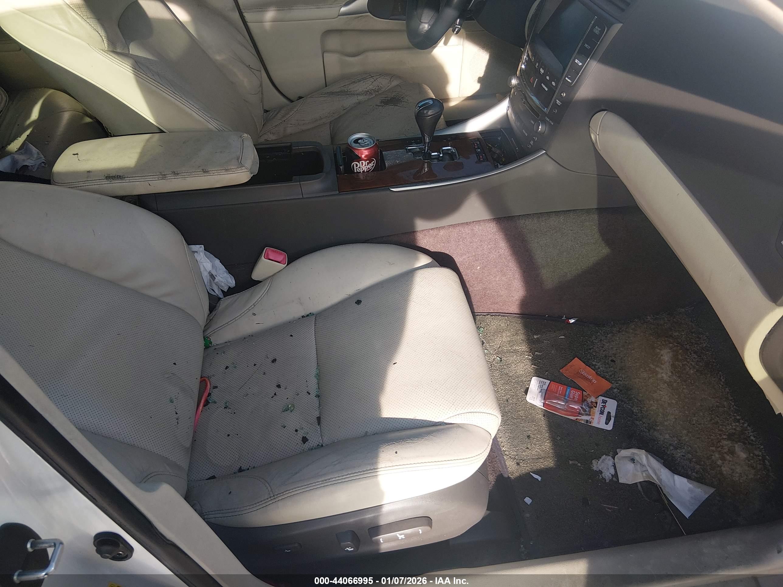 LEXUS IS image 5
