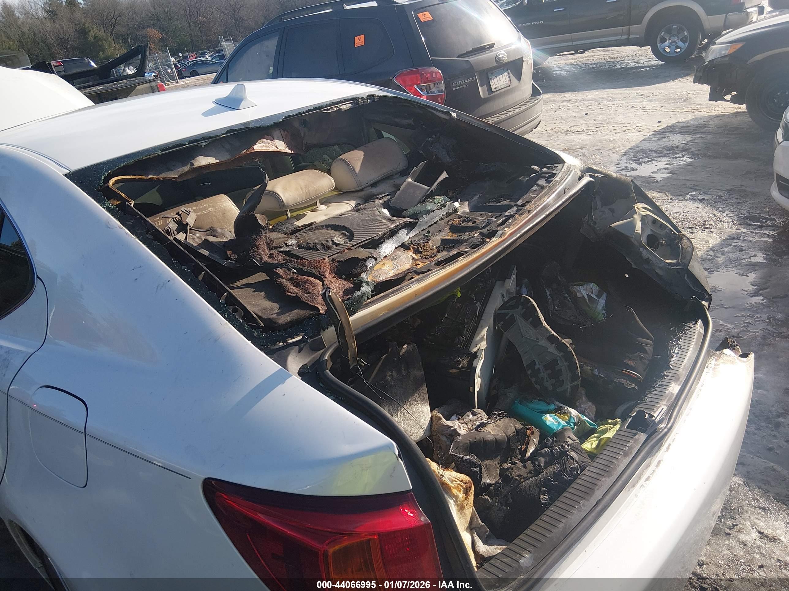 LEXUS IS image 6