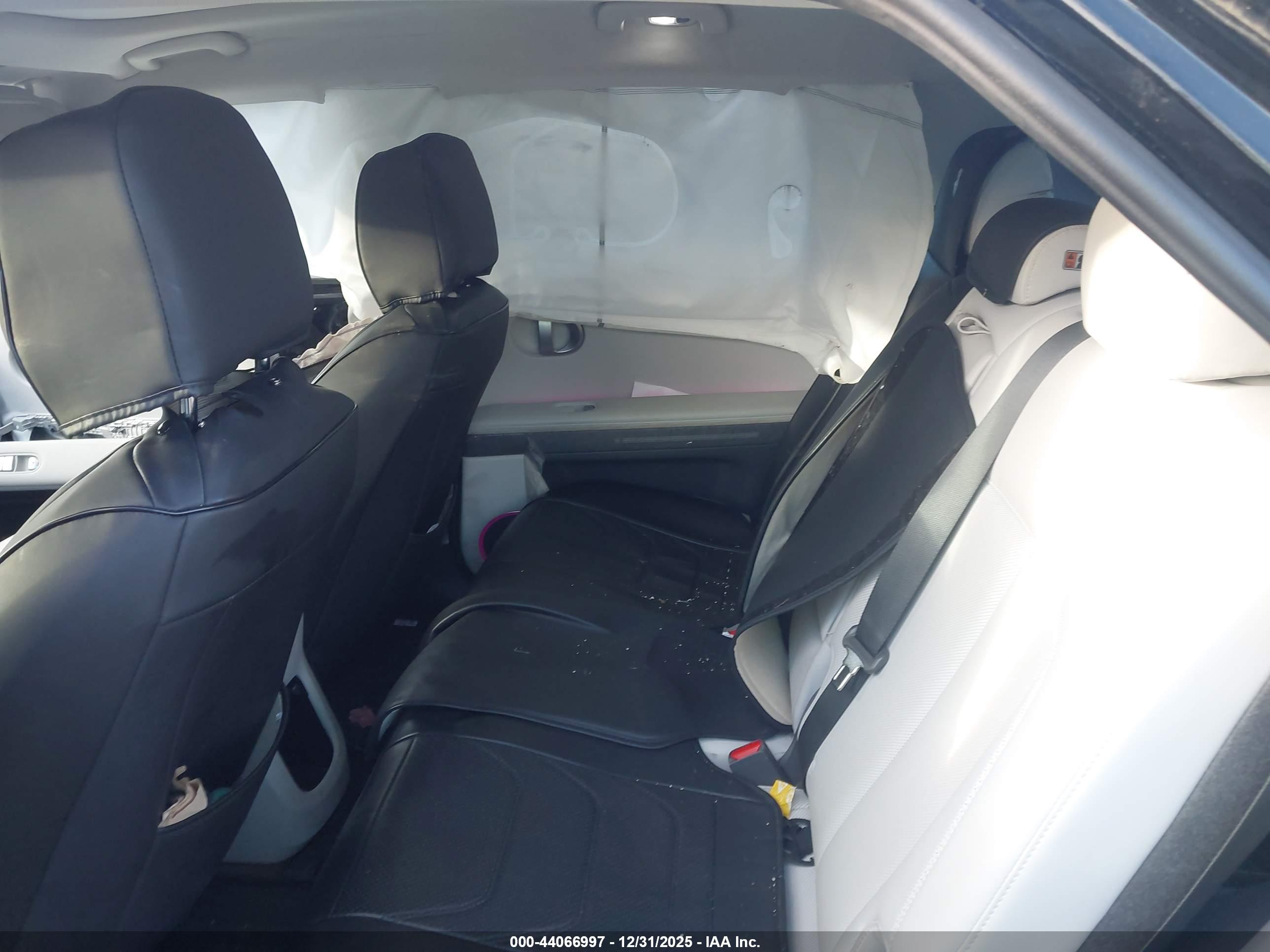 HYUNDAI IONIQ image 8