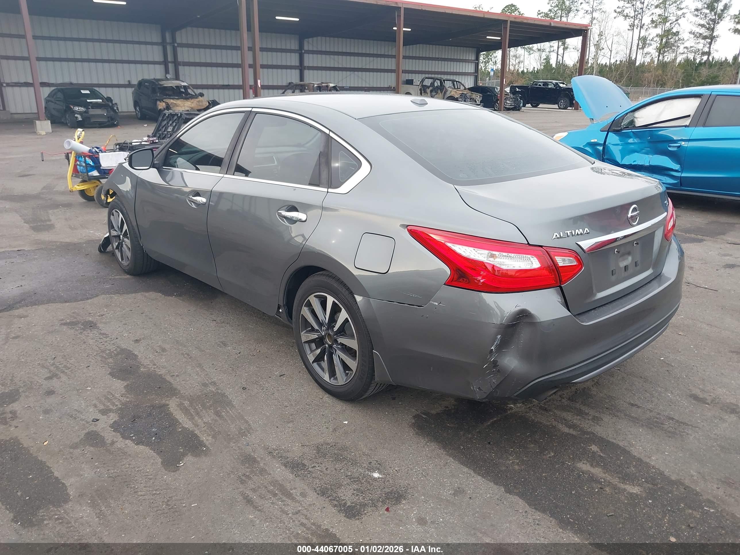NISSAN ALTIMA image 3