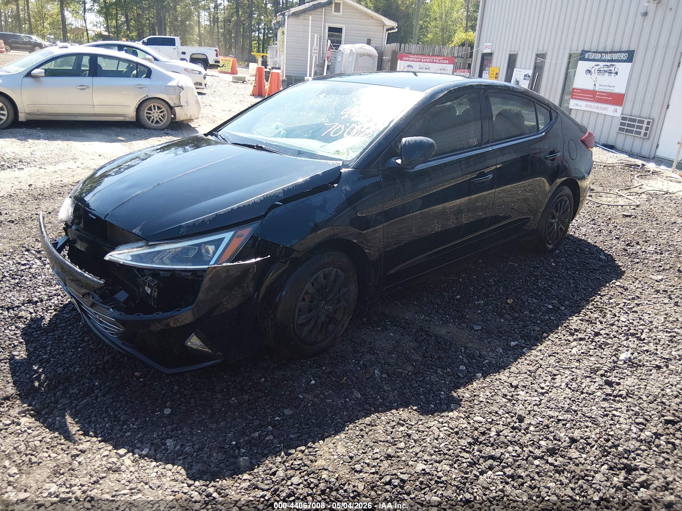HYUNDAI ELANTRA image 2