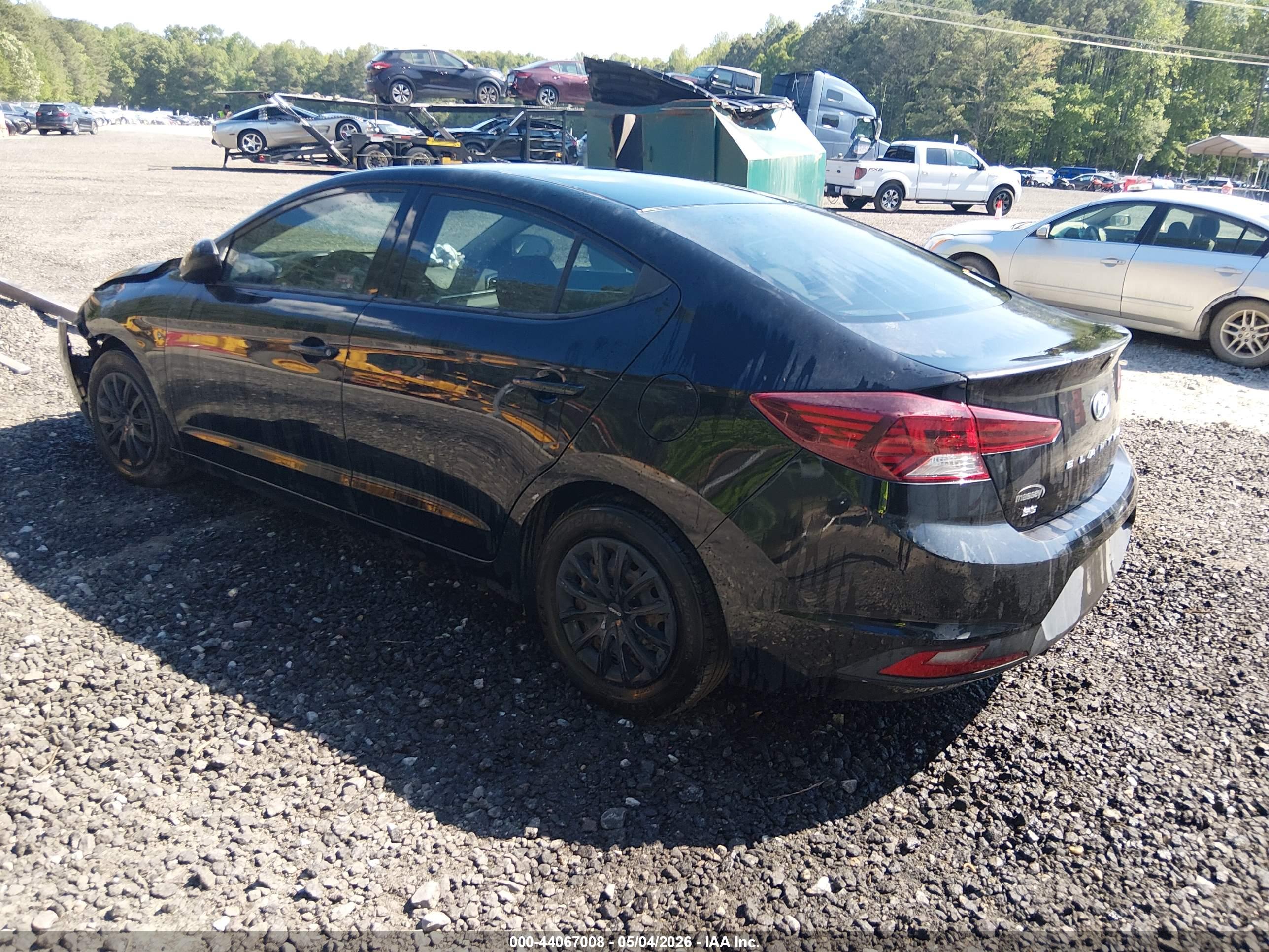 HYUNDAI ELANTRA image 3