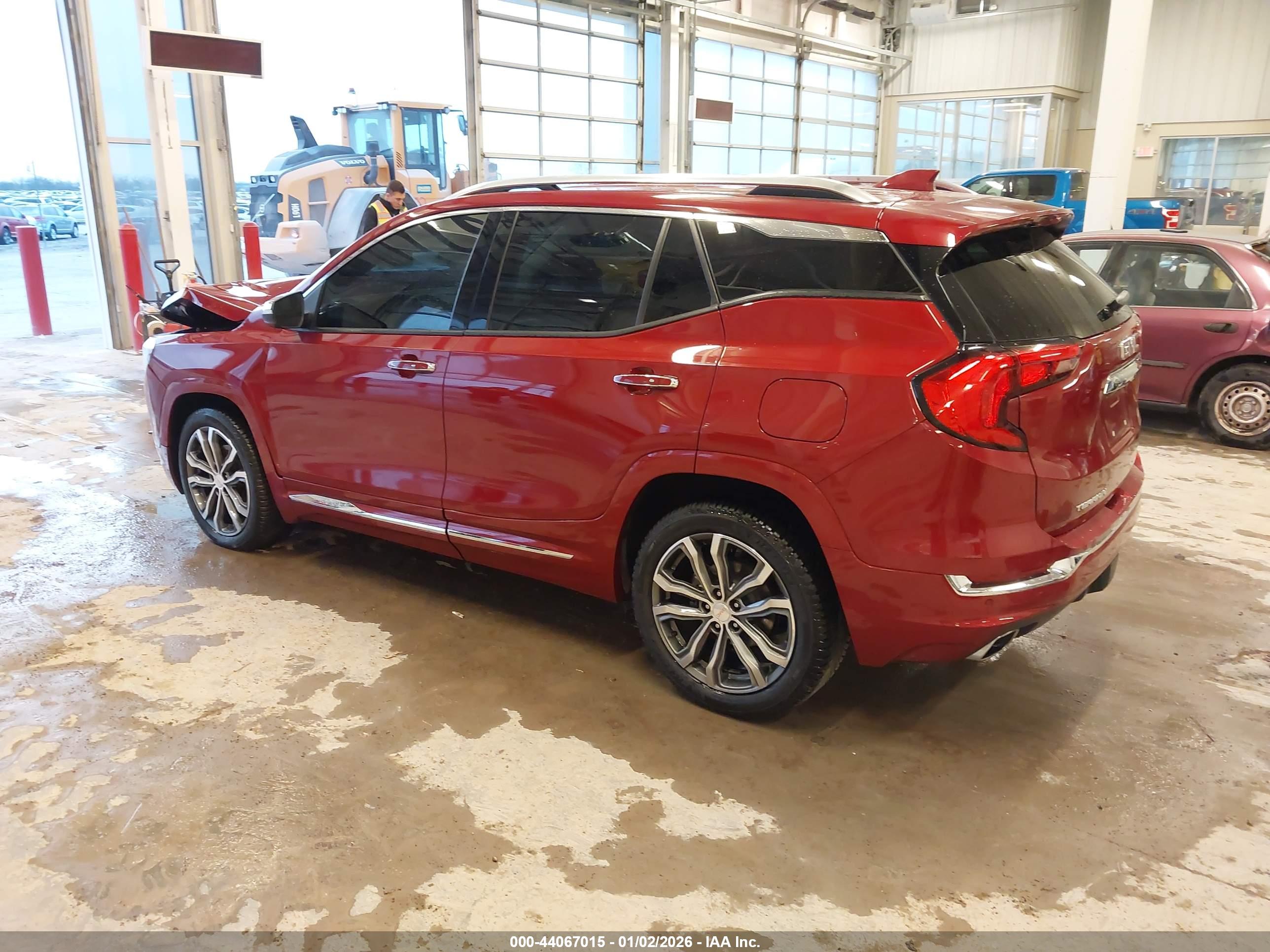 GMC TERRAIN image 3