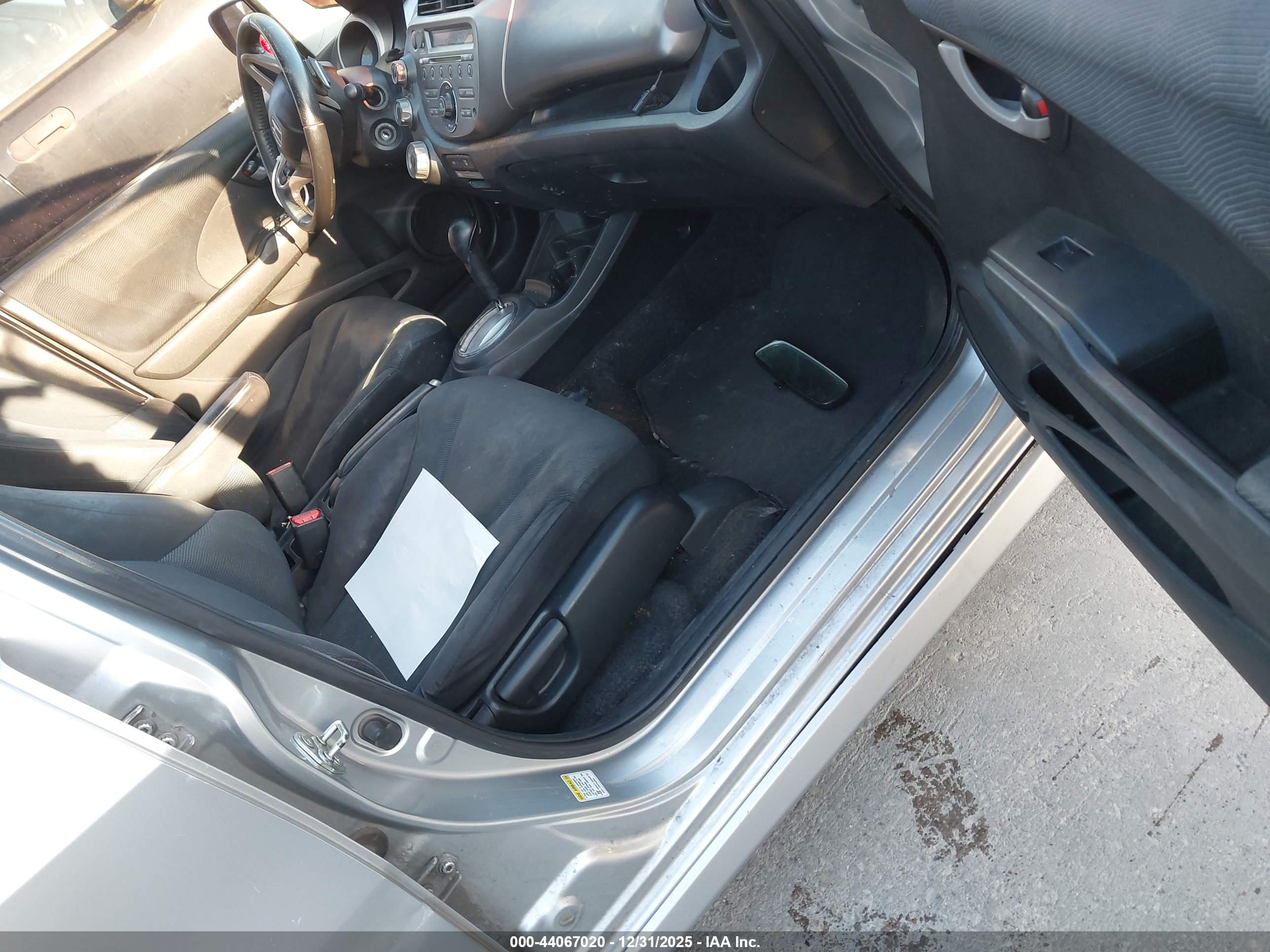 HONDA FIT image 5
