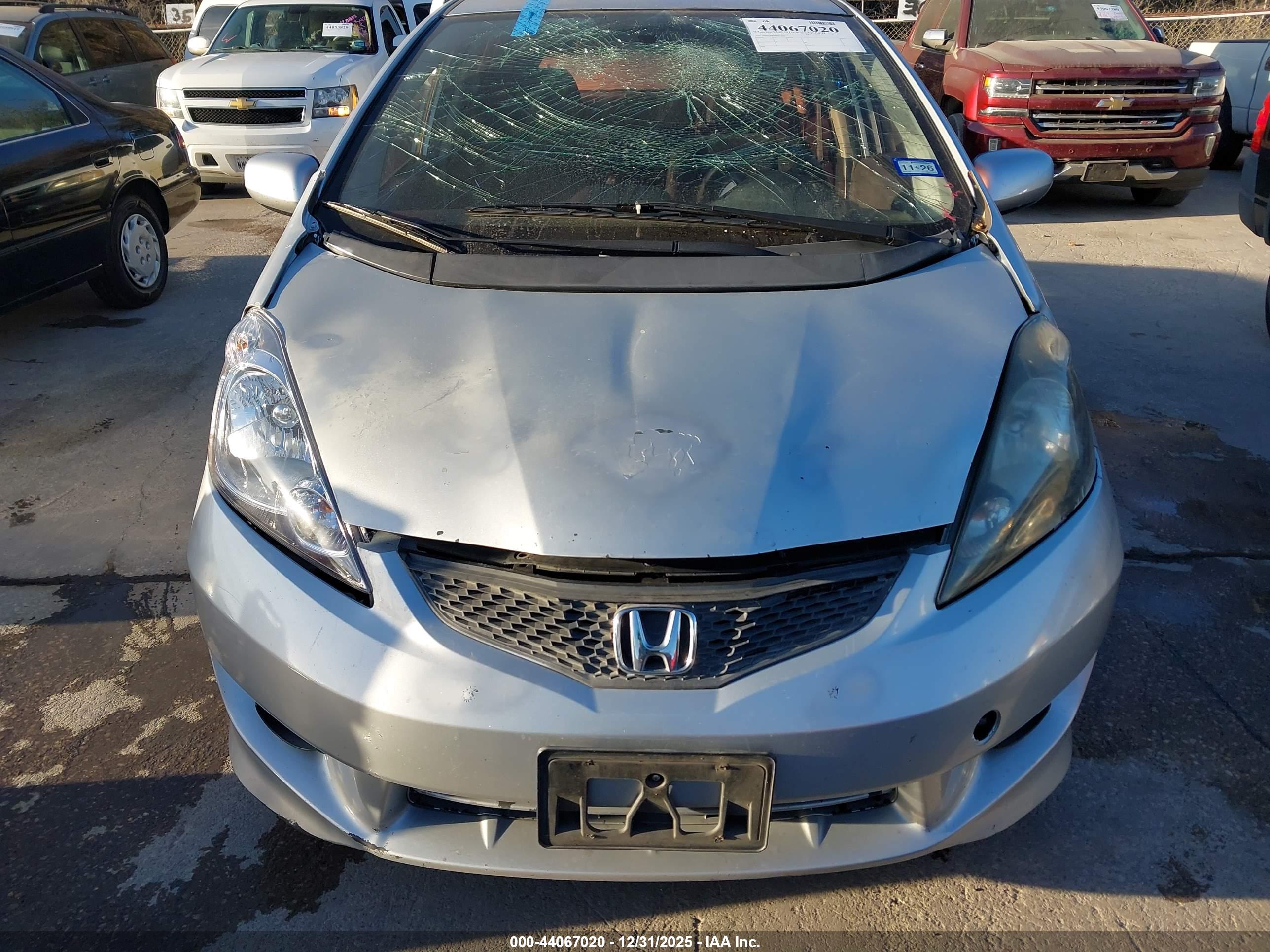 HONDA FIT image 6