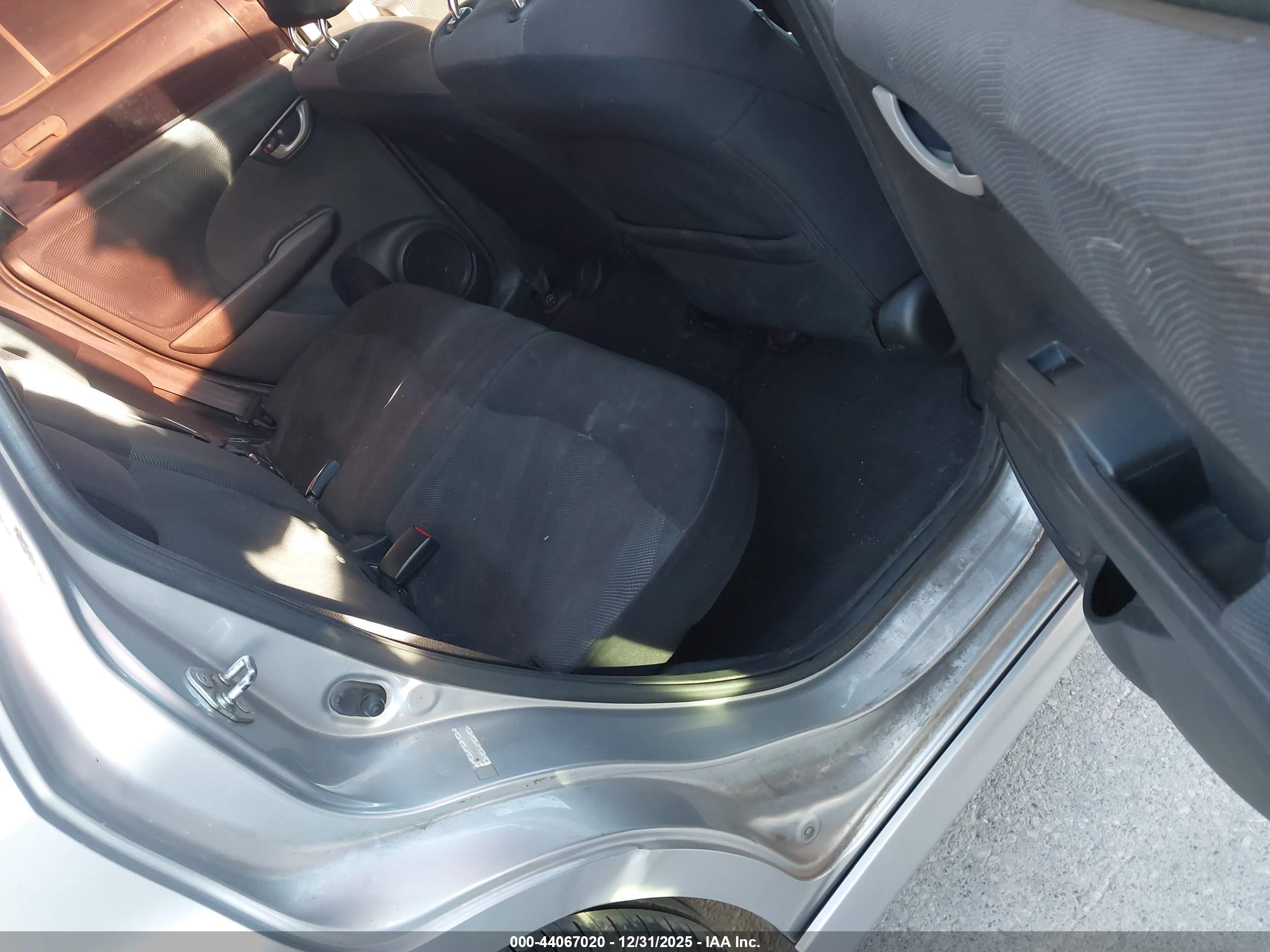 HONDA FIT image 8