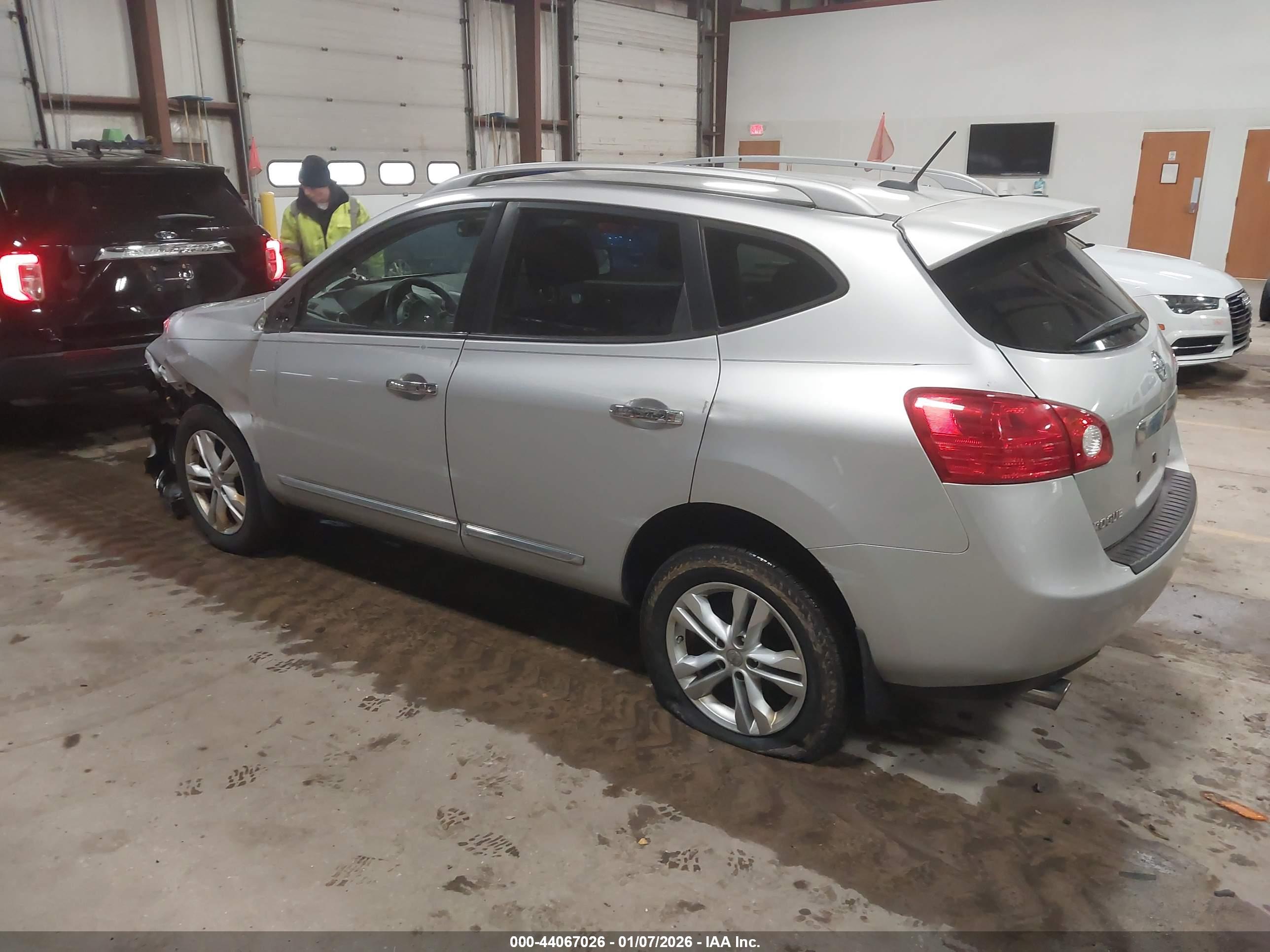 NISSAN ROGUE image 3