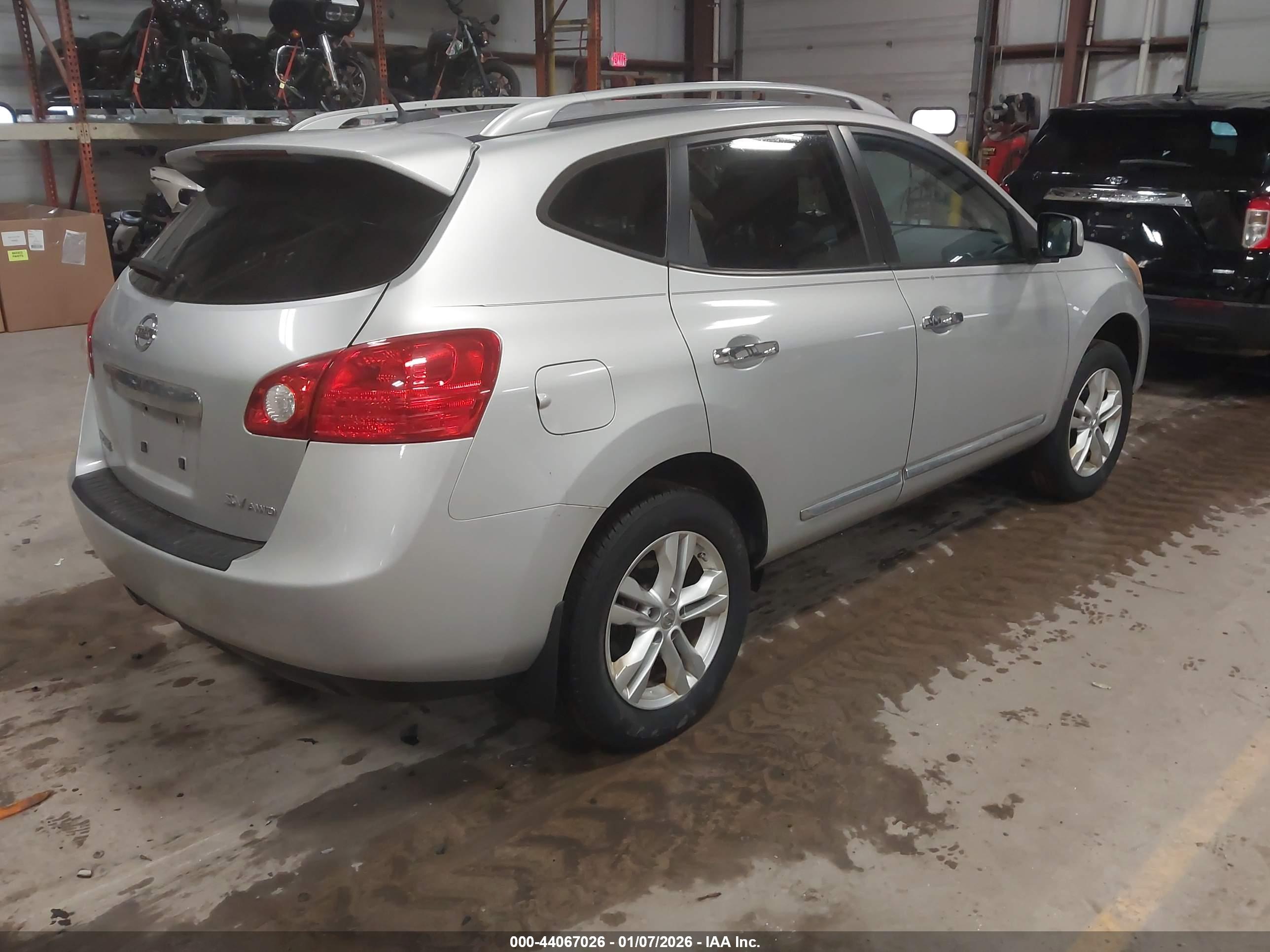 NISSAN ROGUE image 4