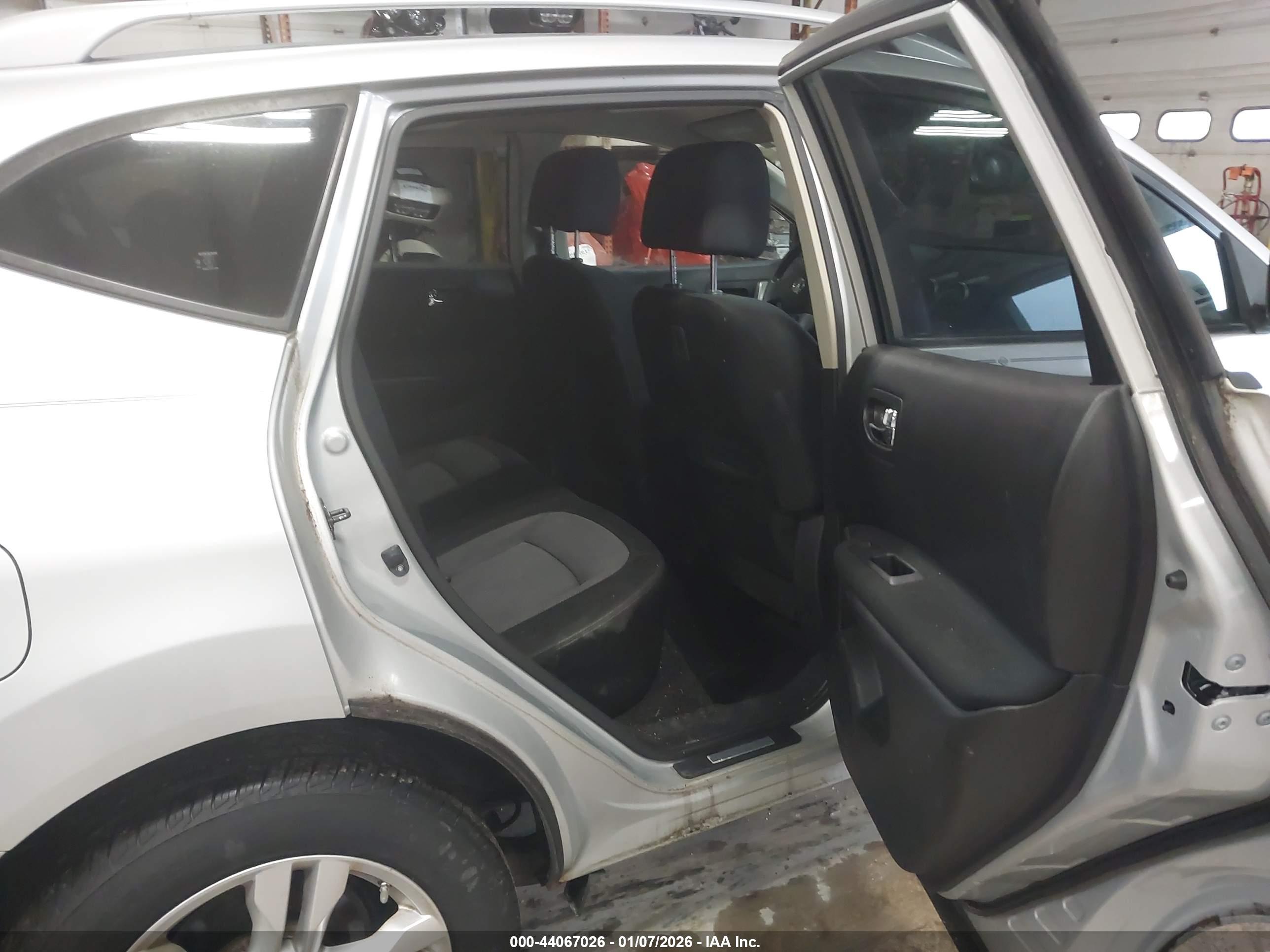 NISSAN ROGUE image 8