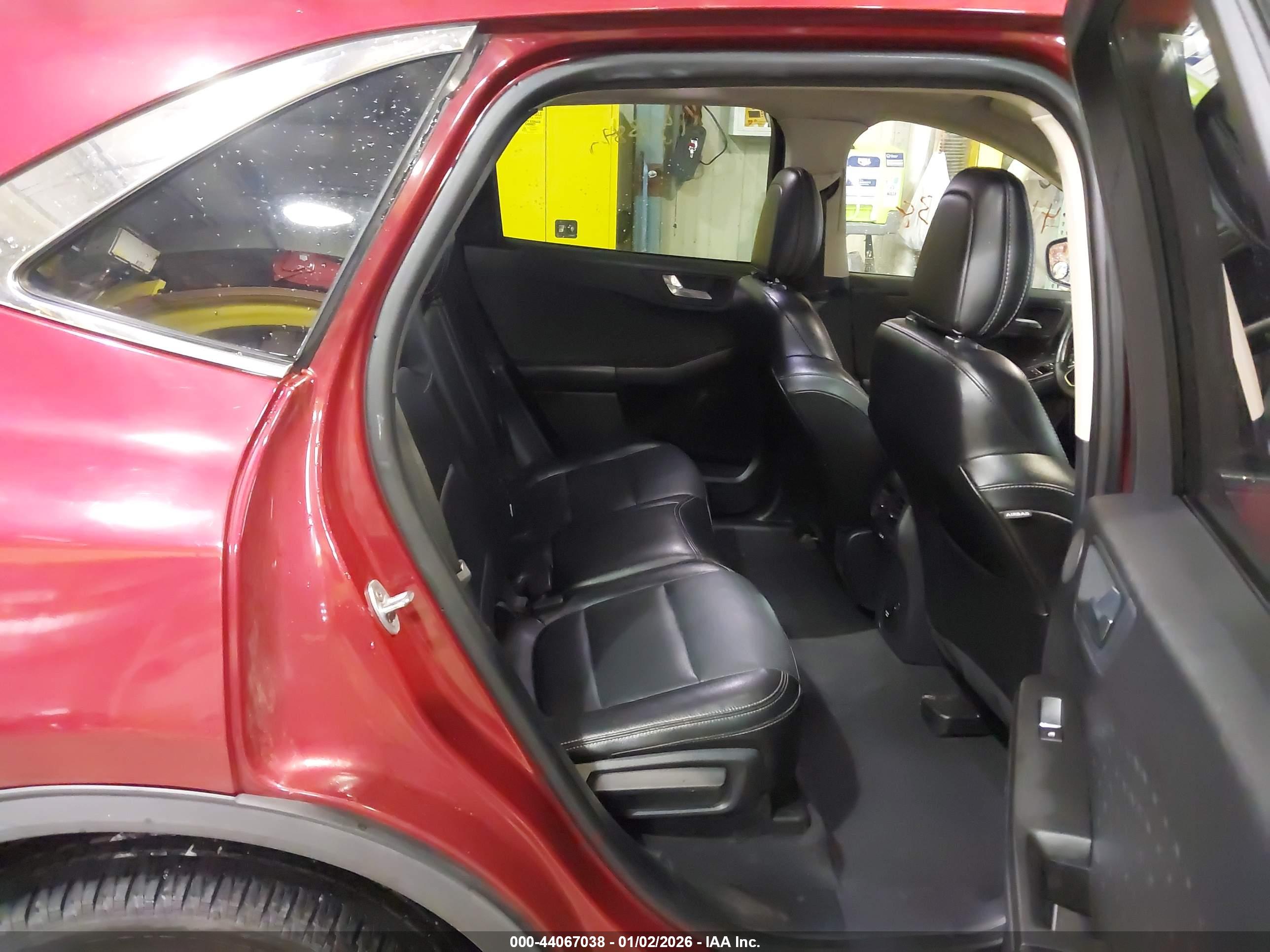 FORD ESCAPE image 8