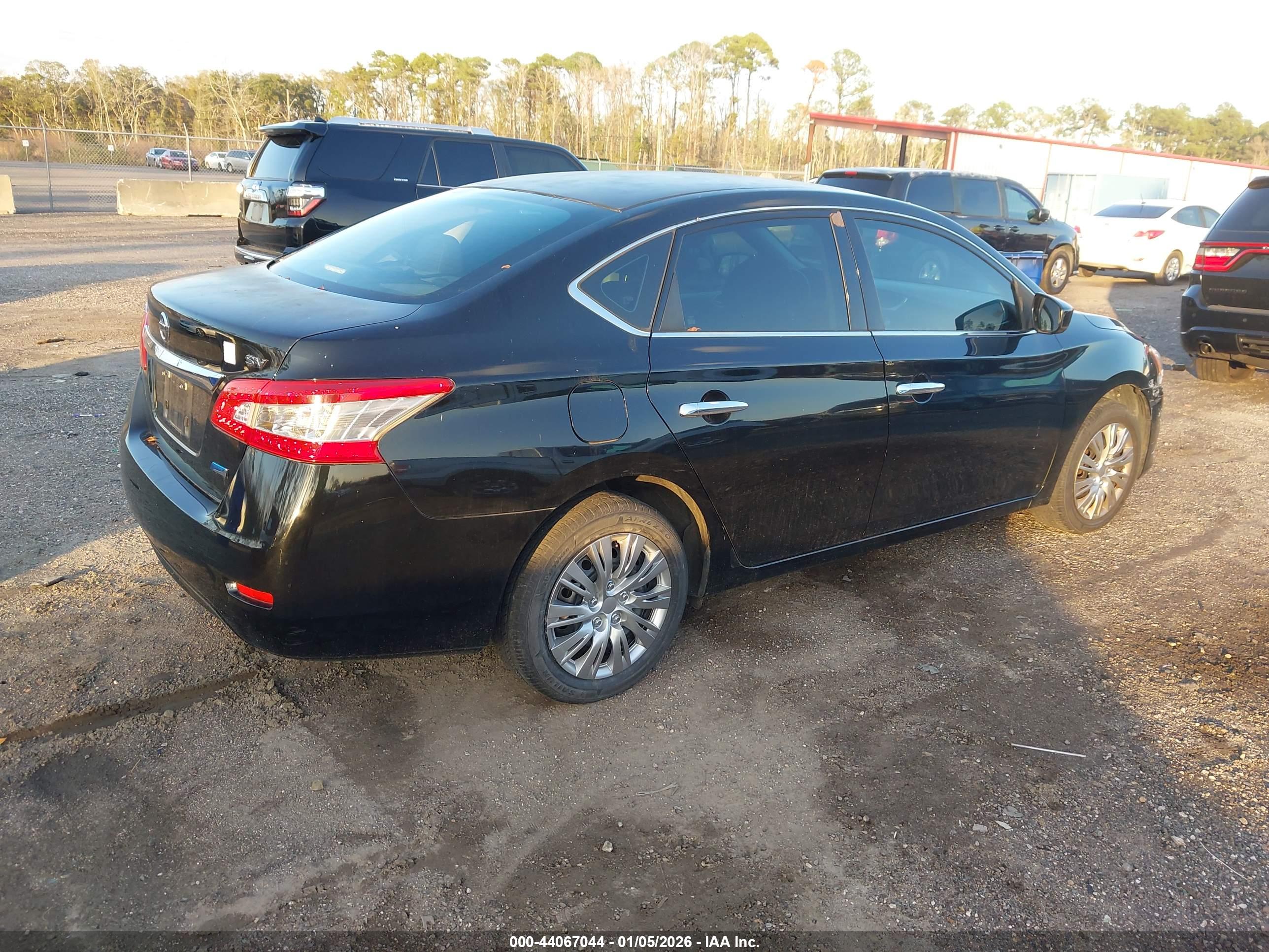 NISSAN SENTRA image 4