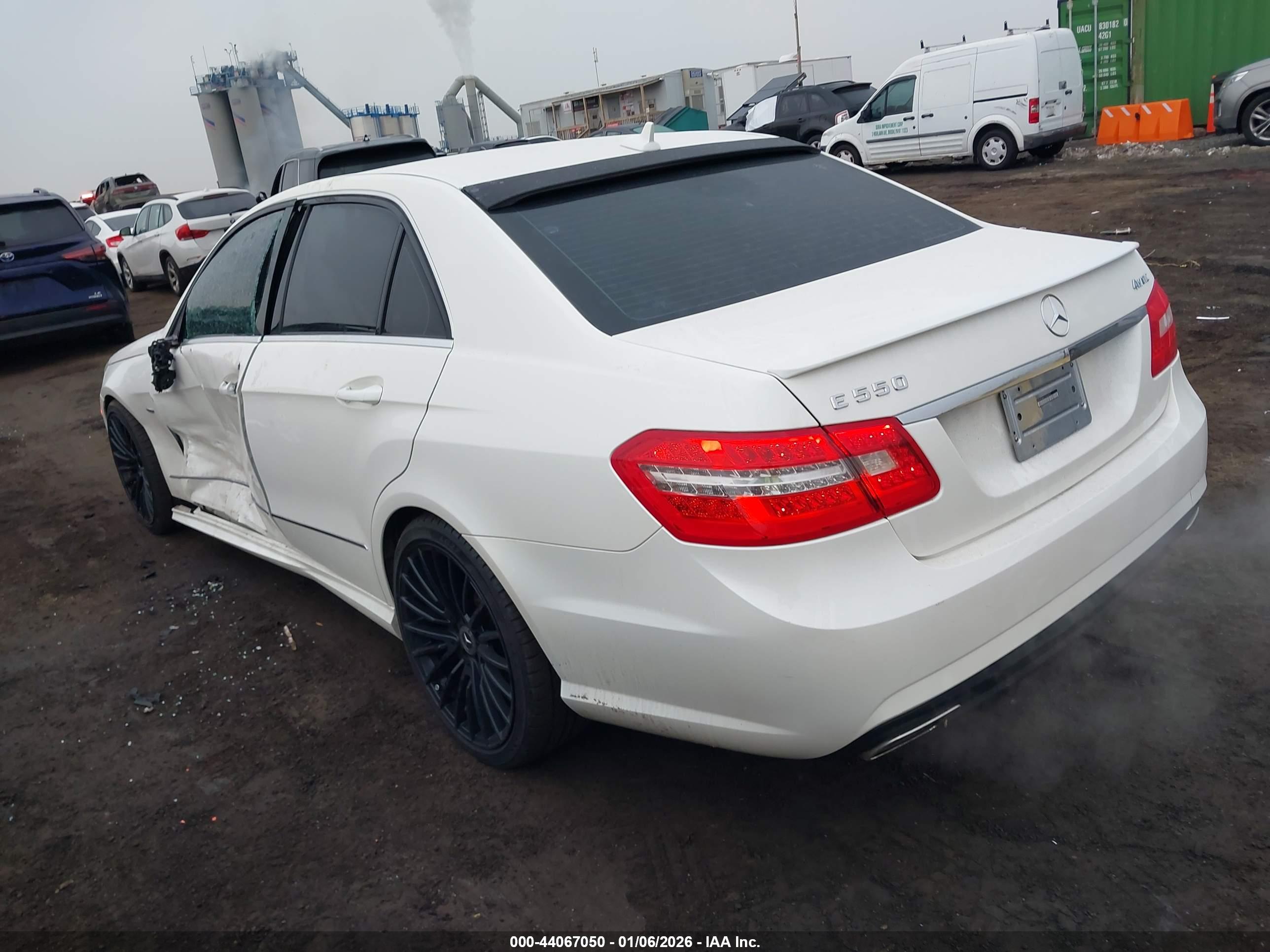 MERCEDES-BENZ E image 3