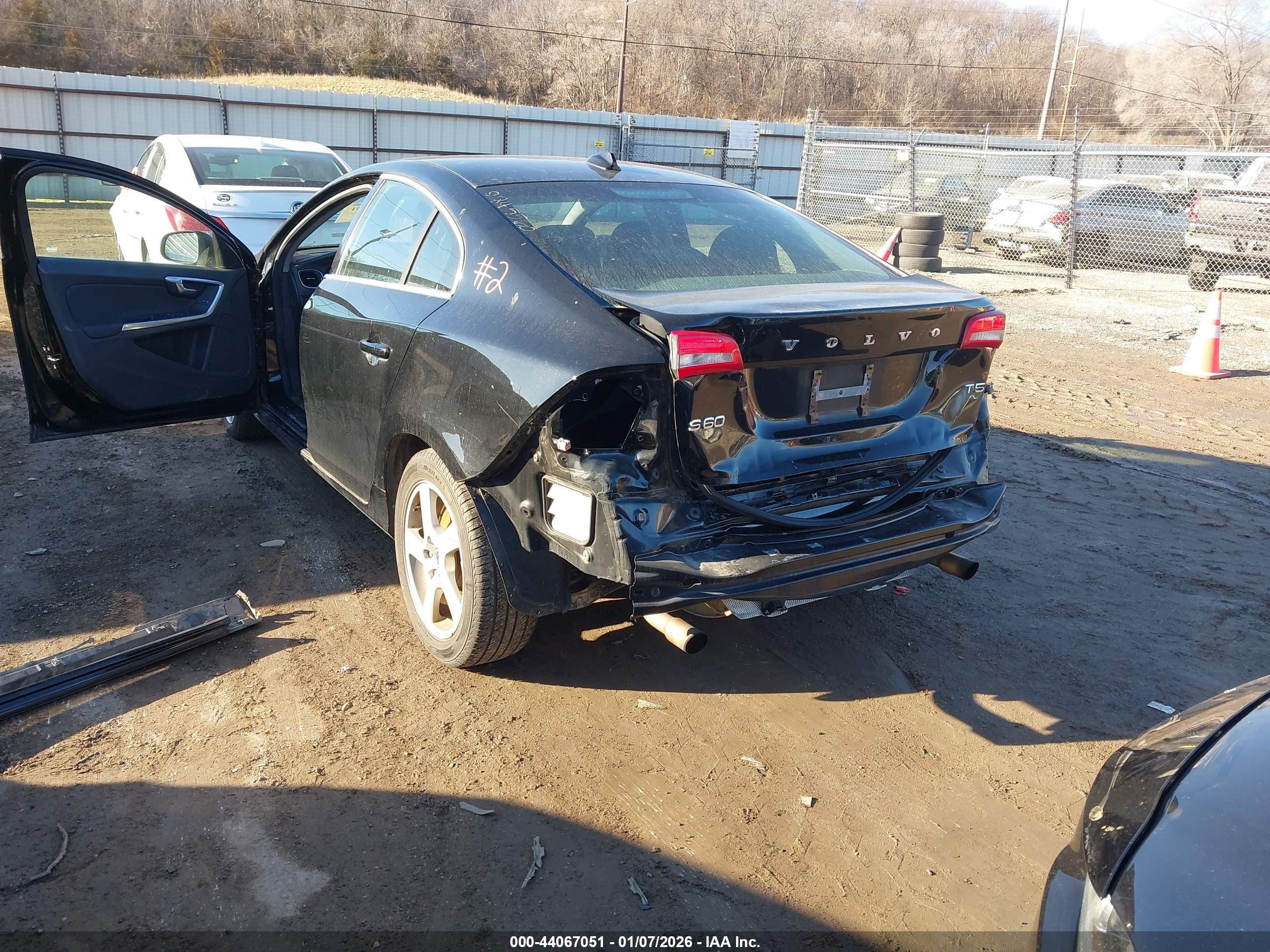 VOLVO S60 image 3