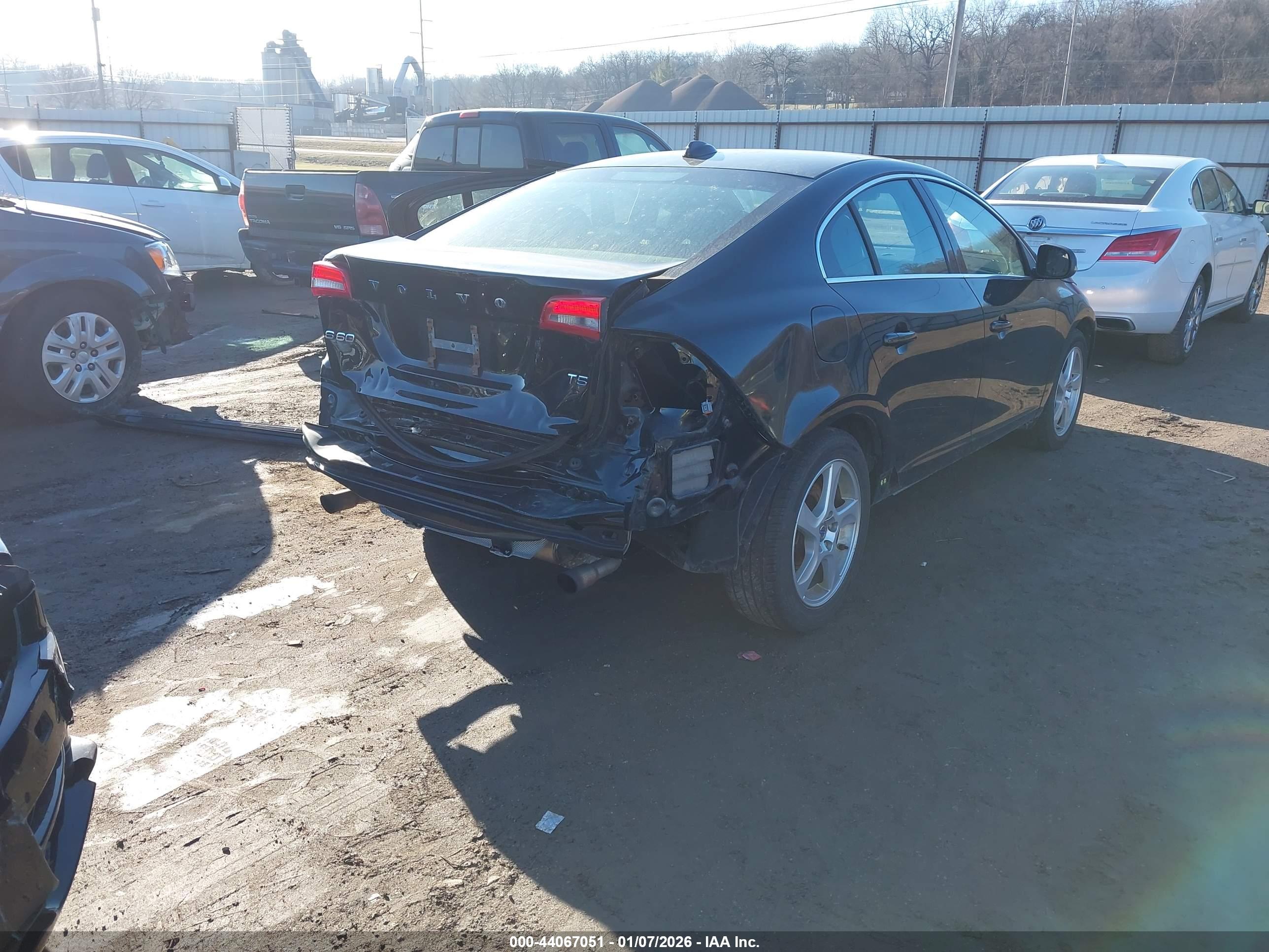 VOLVO S60 image 4