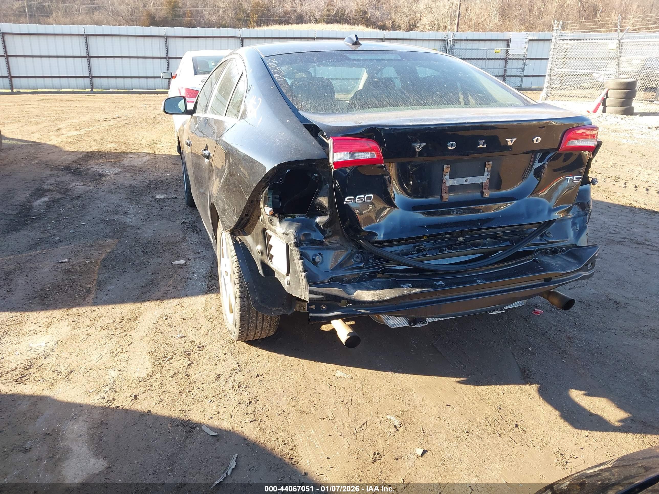VOLVO S60 image 6