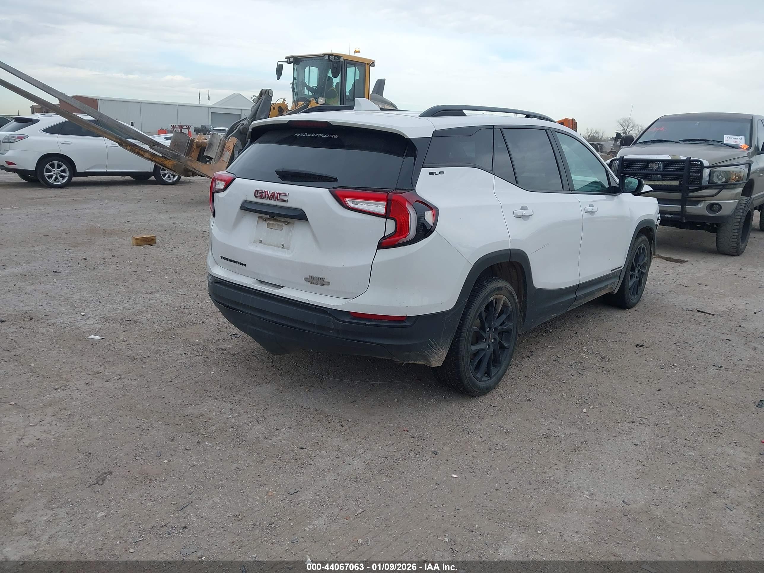GMC TERRAIN image 4