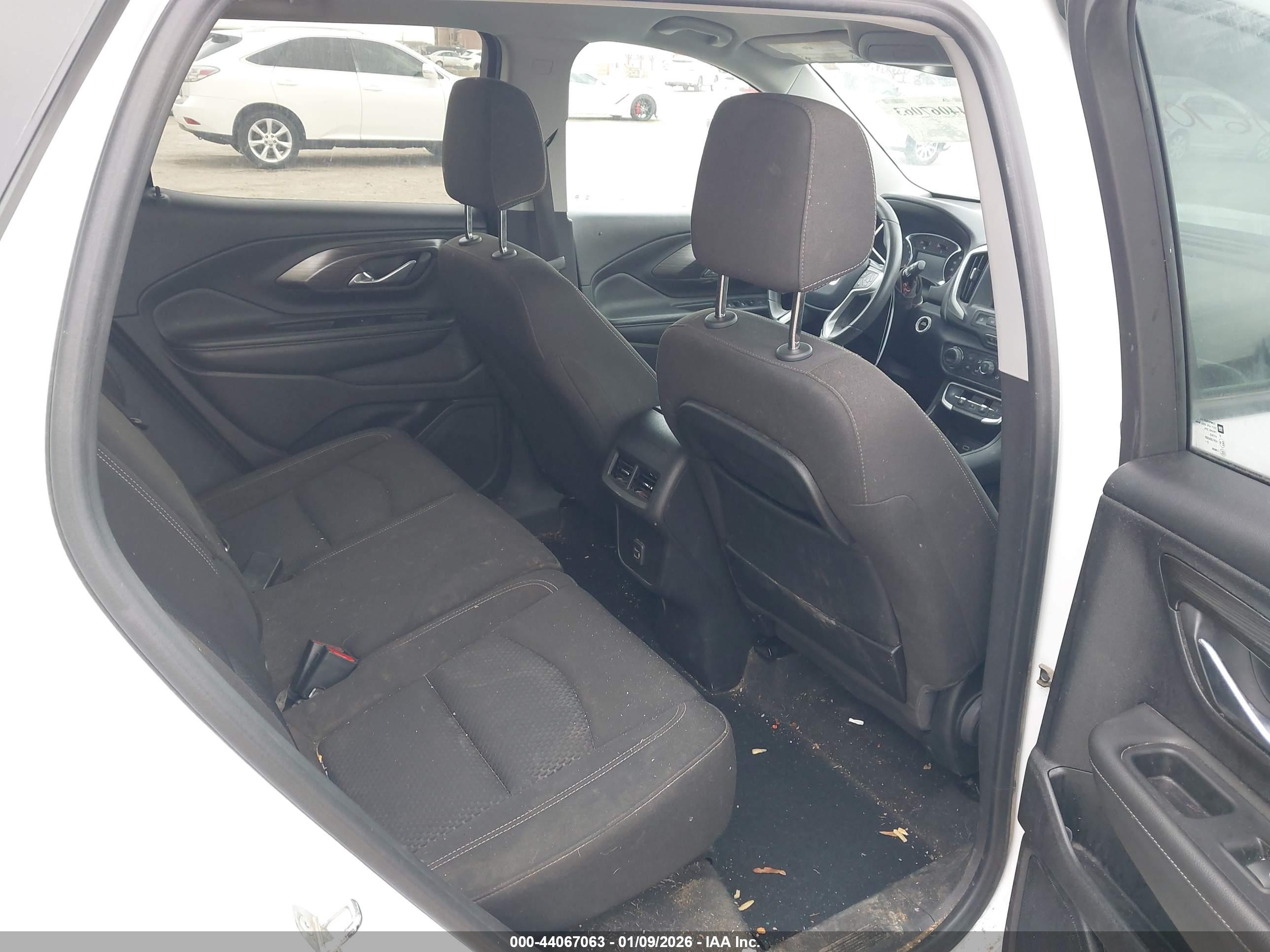 GMC TERRAIN image 8