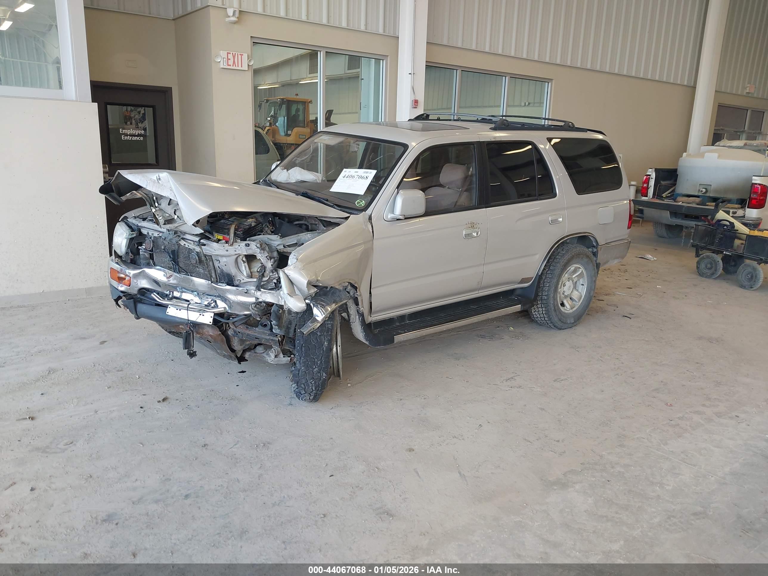 TOYOTA 4RUNNER image 2