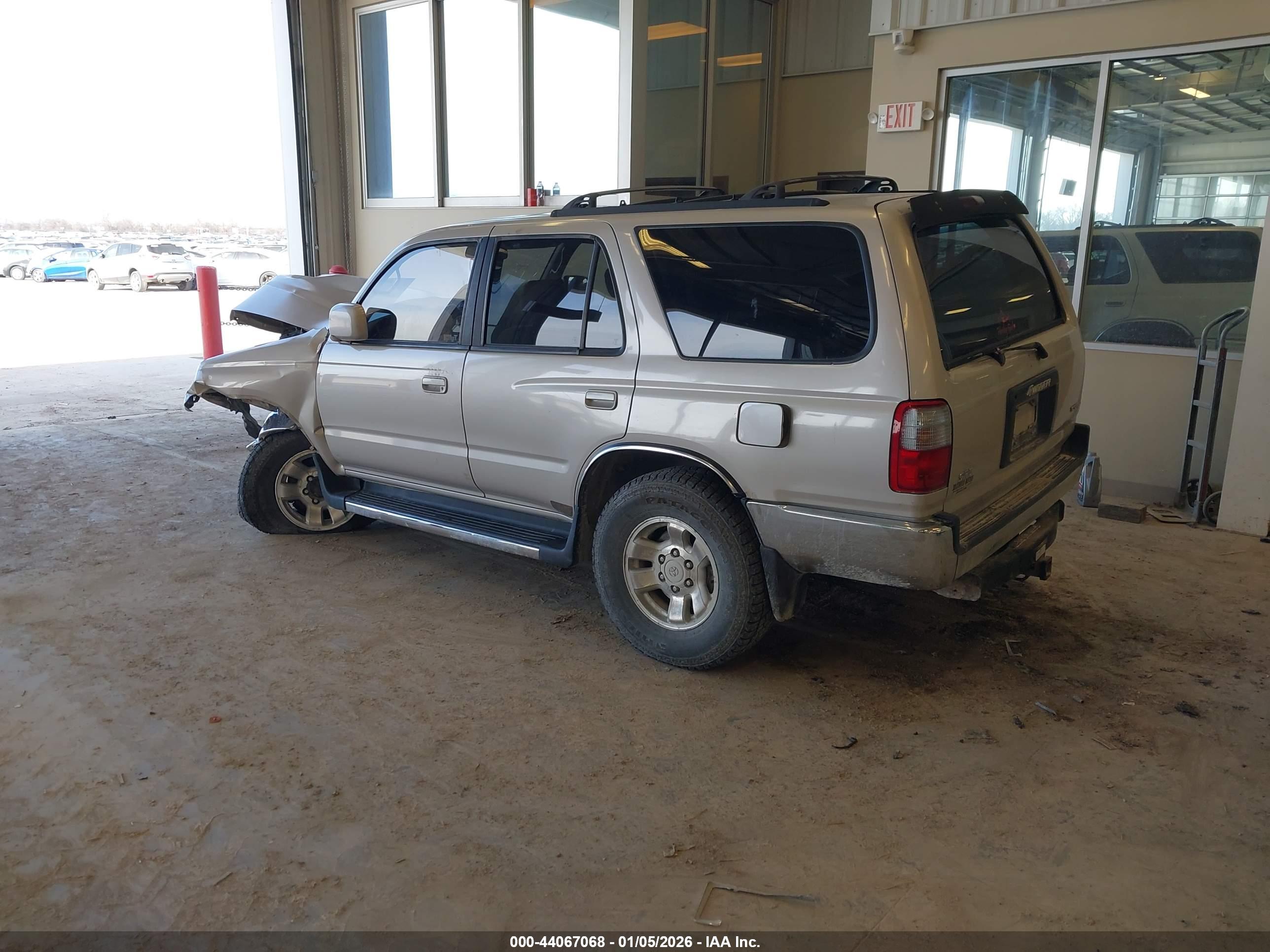 TOYOTA 4RUNNER image 3