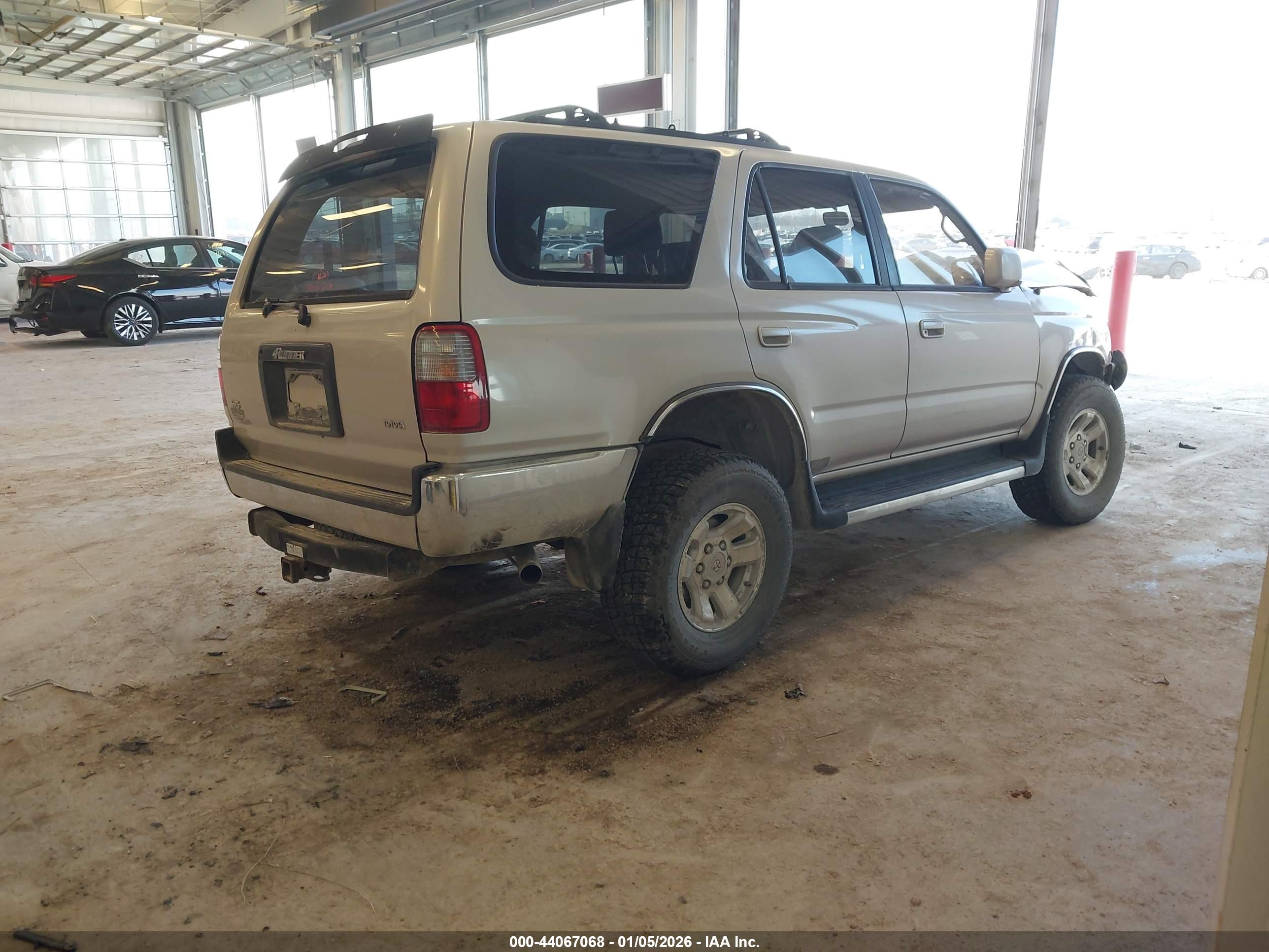TOYOTA 4RUNNER image 4