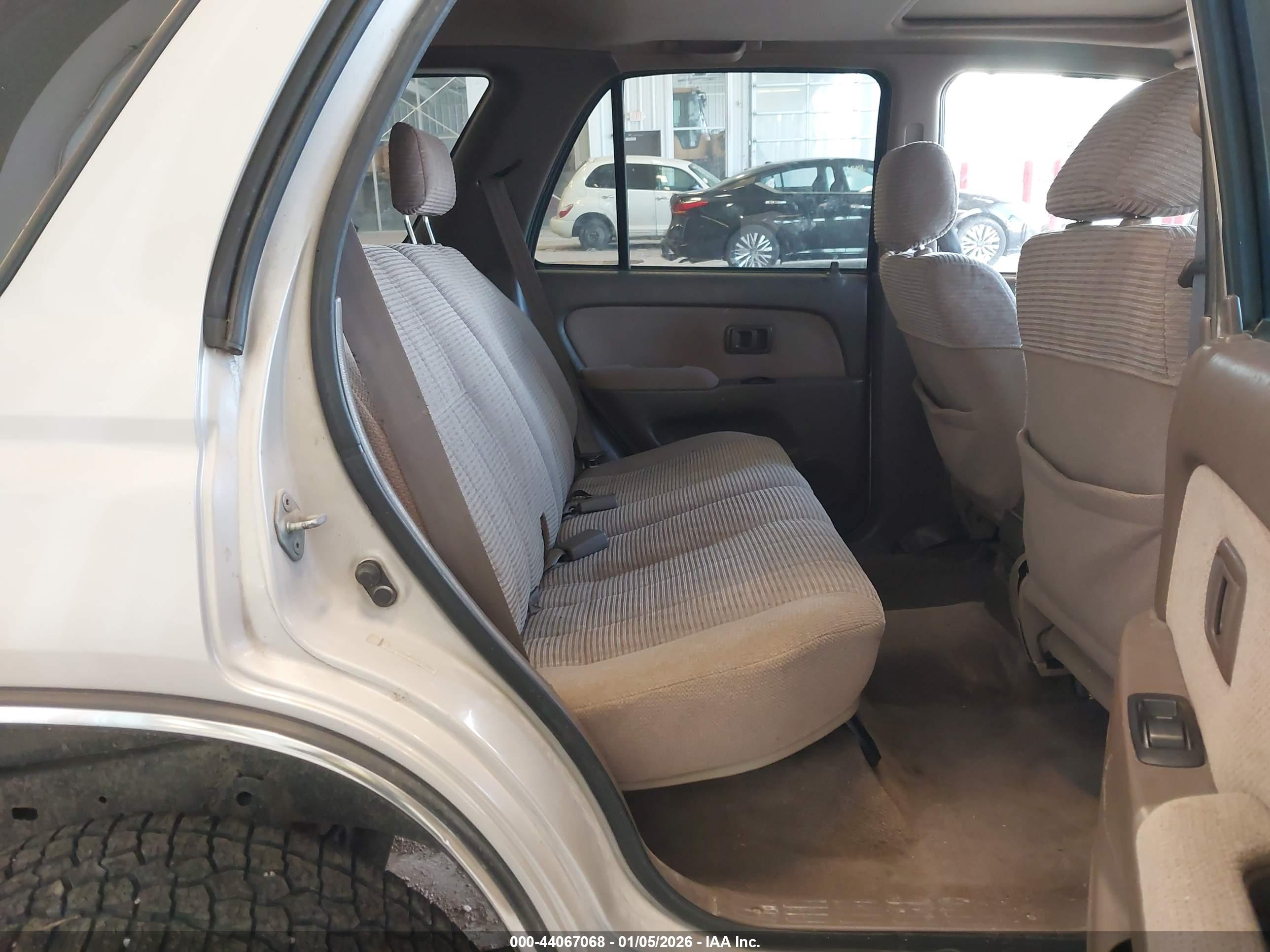 TOYOTA 4RUNNER image 8
