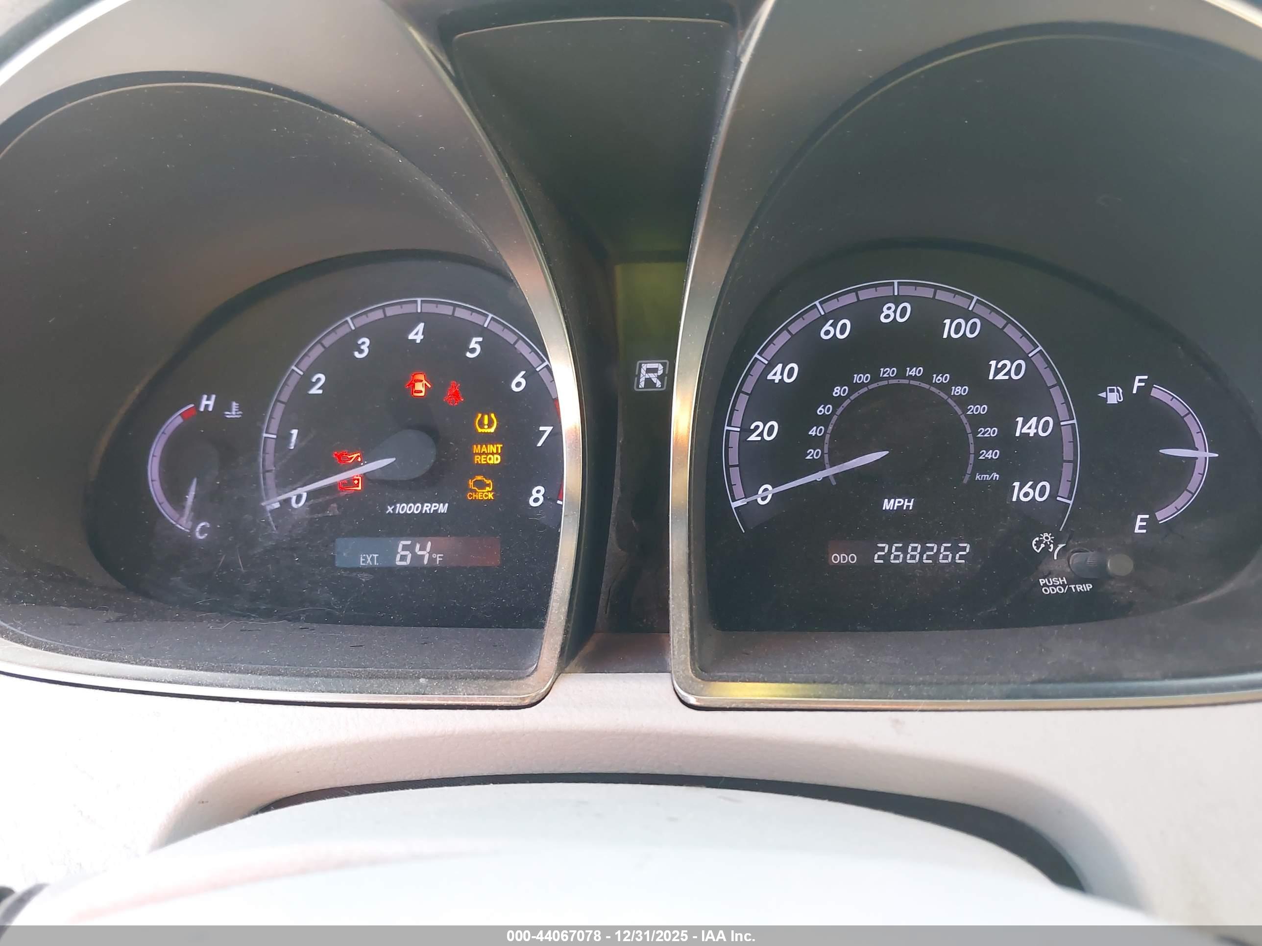 TOYOTA AVALON image 7