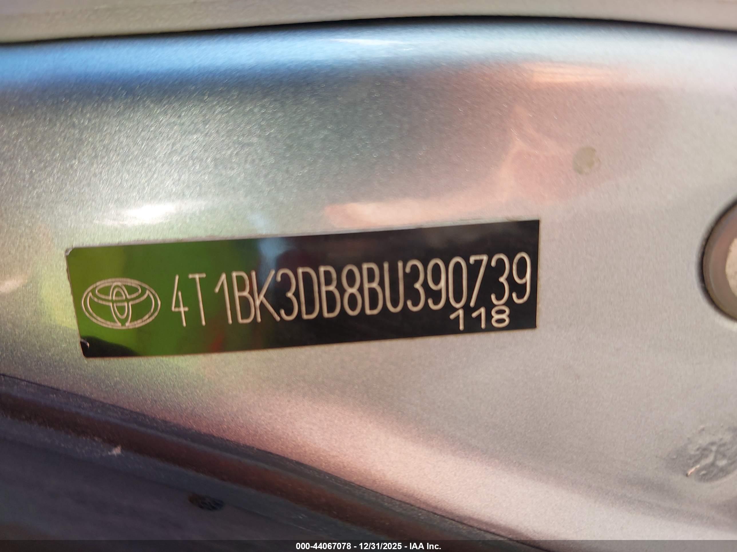 TOYOTA AVALON image 9