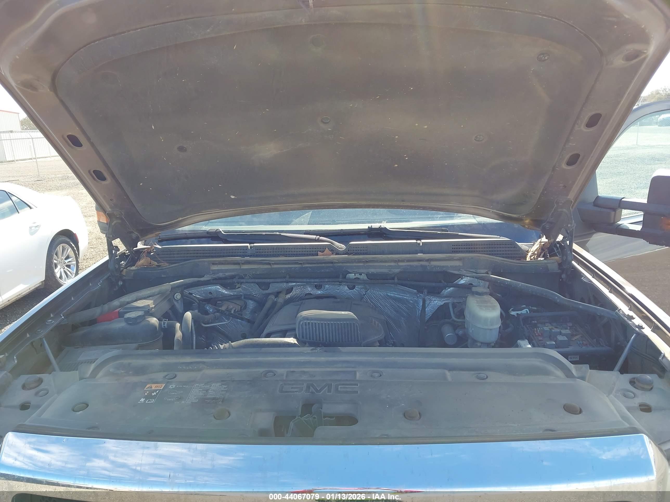 GMC SIERRA image 10