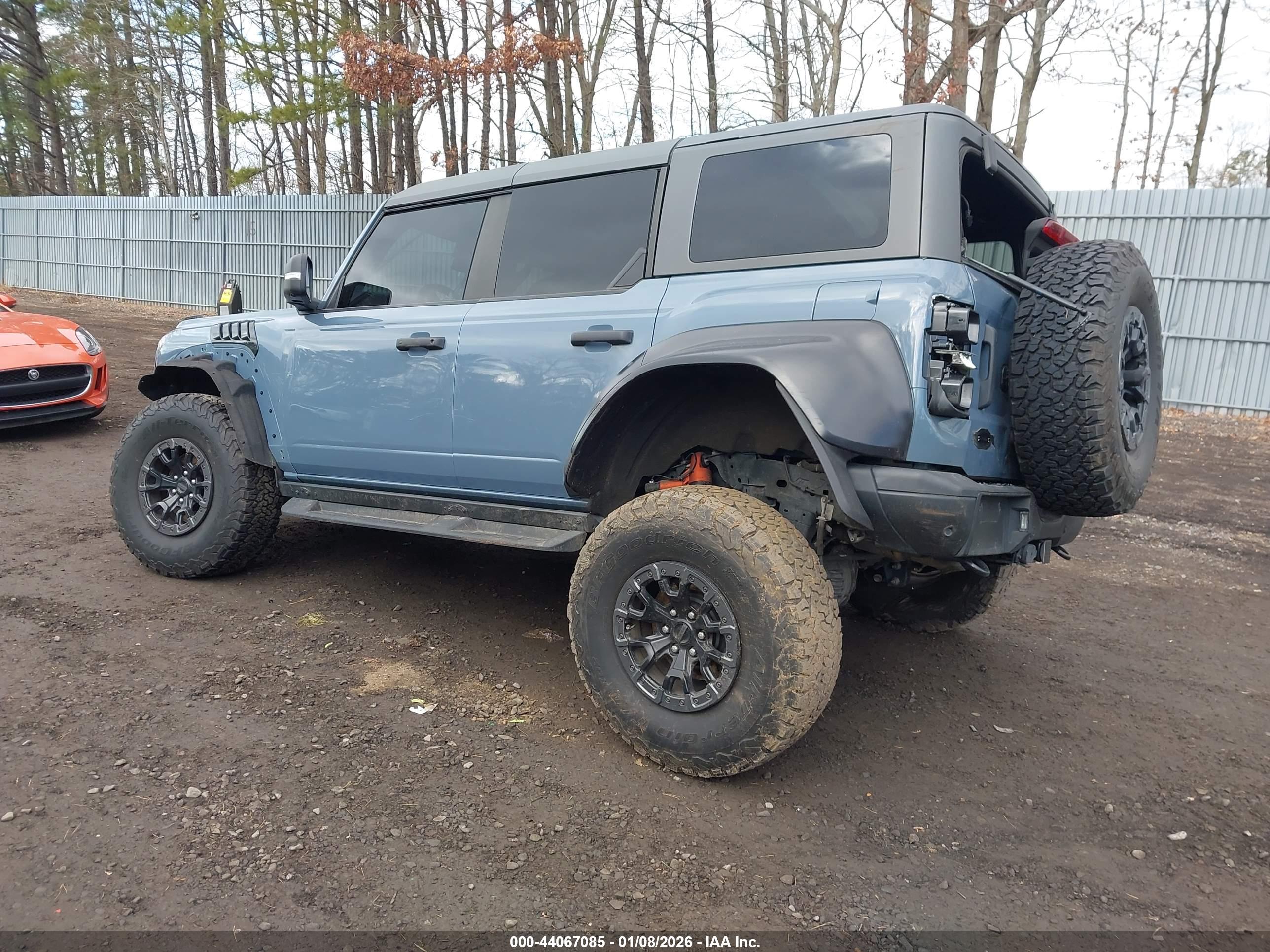 FORD BRONCO image 3