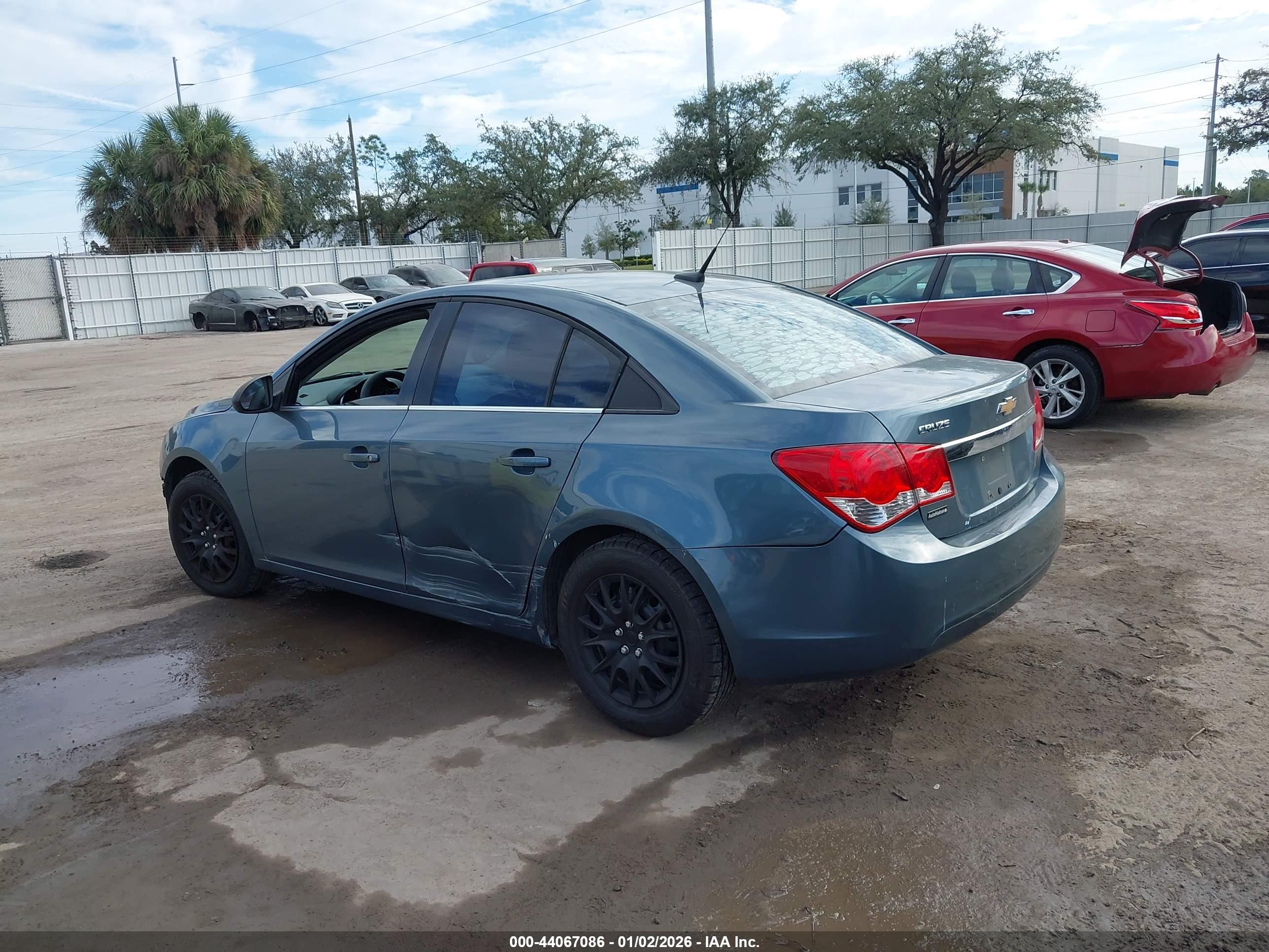 CHEVROLET CRUZE image 3