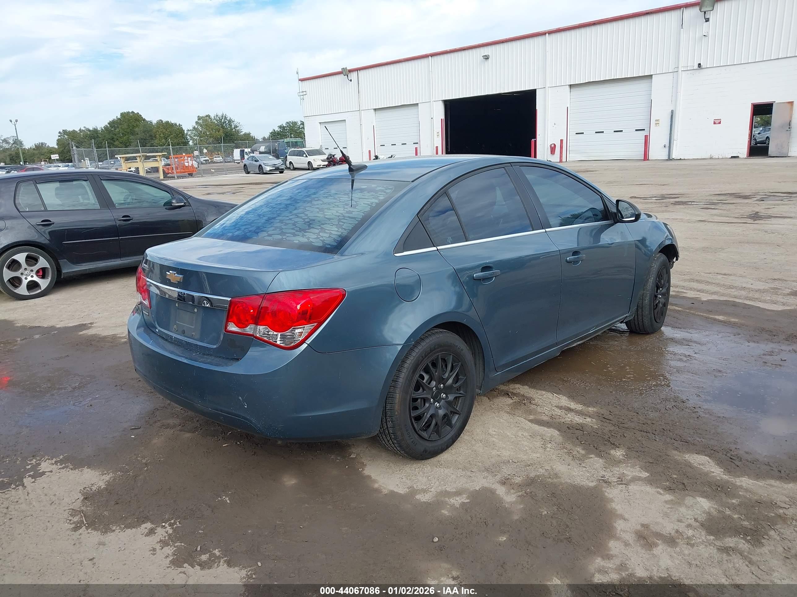 CHEVROLET CRUZE image 4