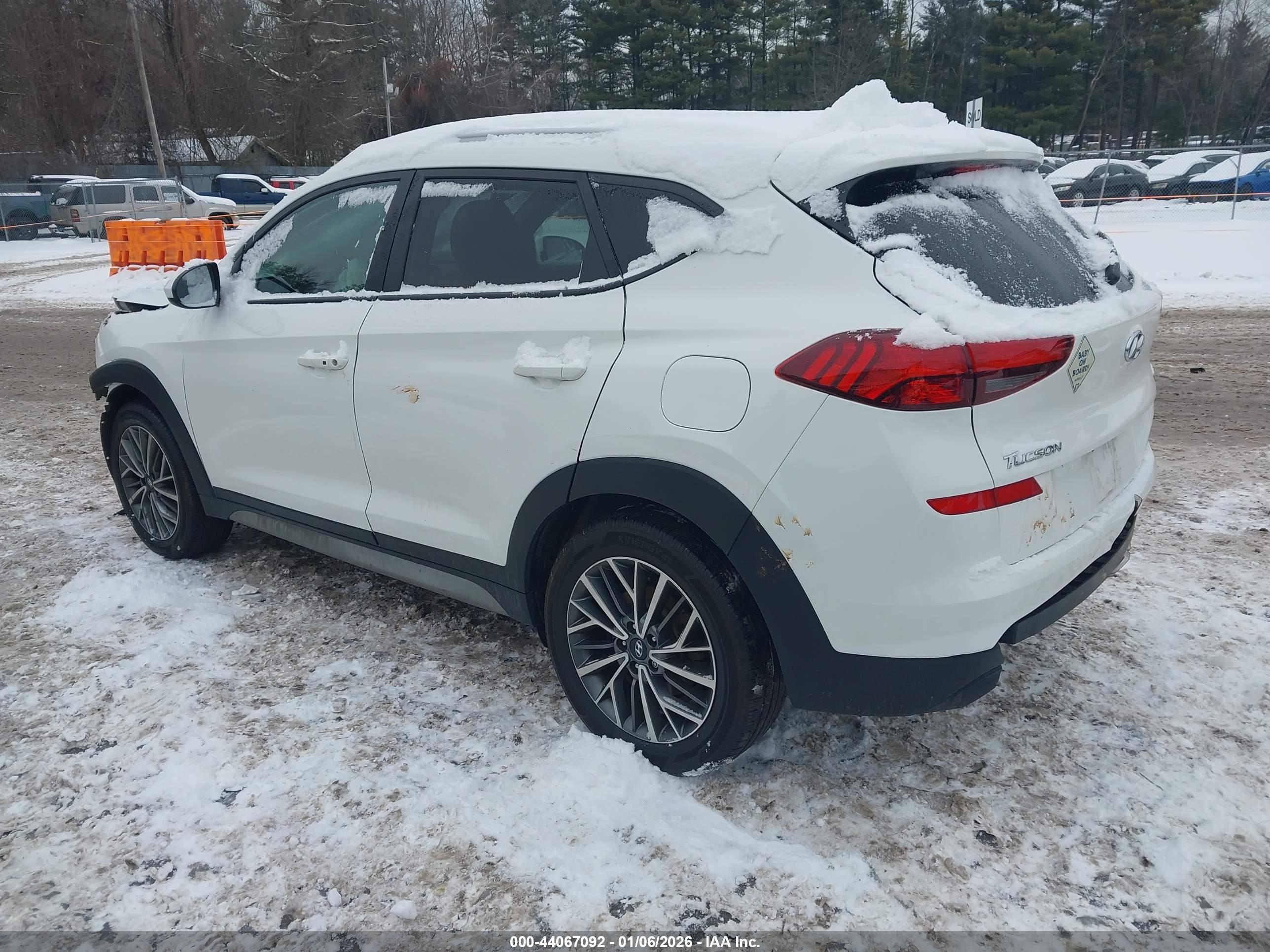 HYUNDAI TUCSON image 3