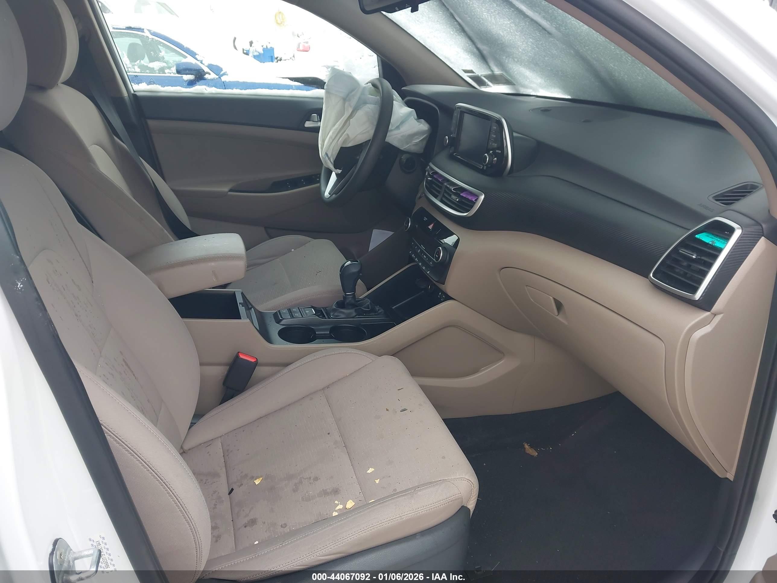HYUNDAI TUCSON image 5