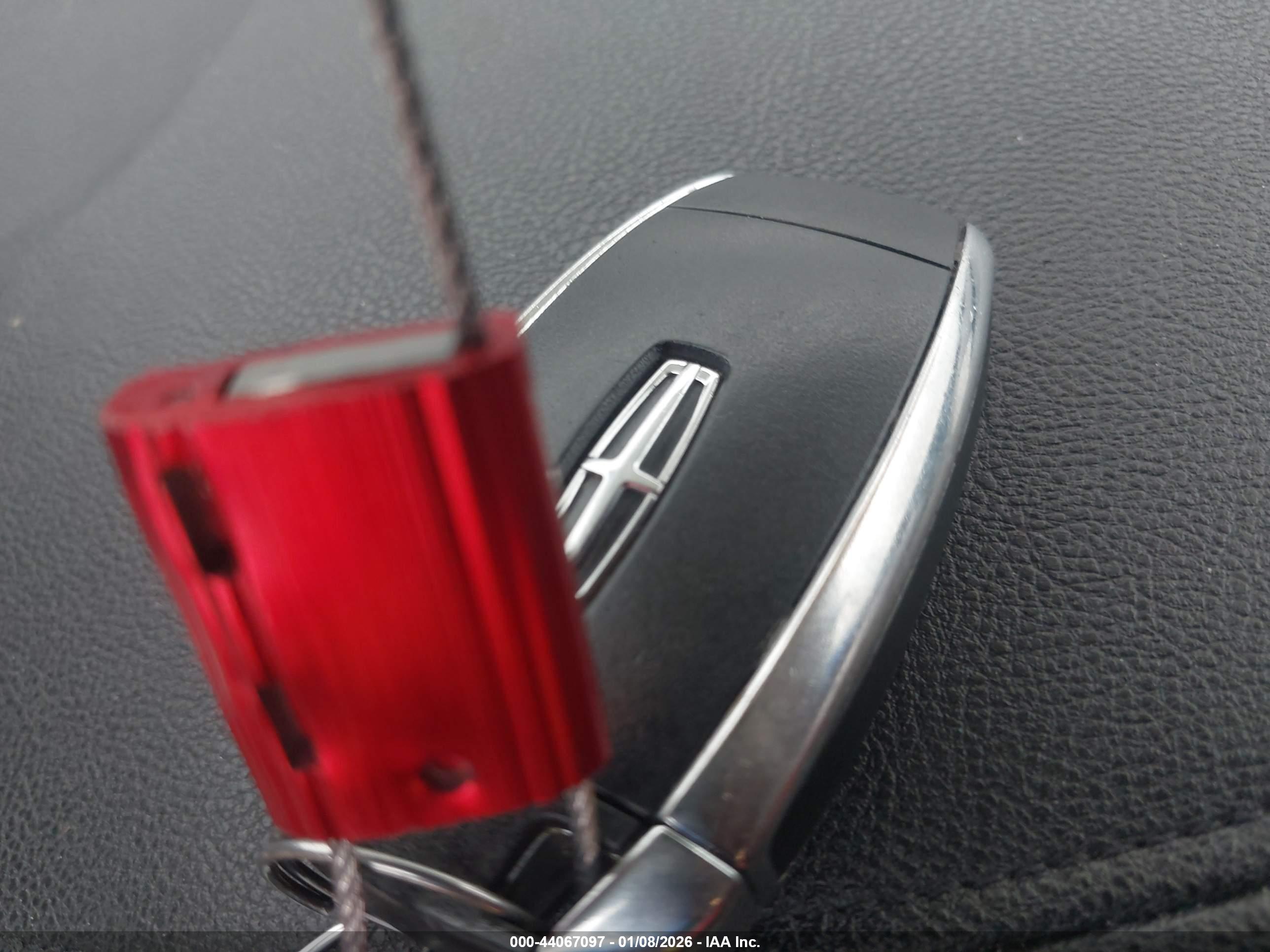 LINCOLN MKZ image 11
