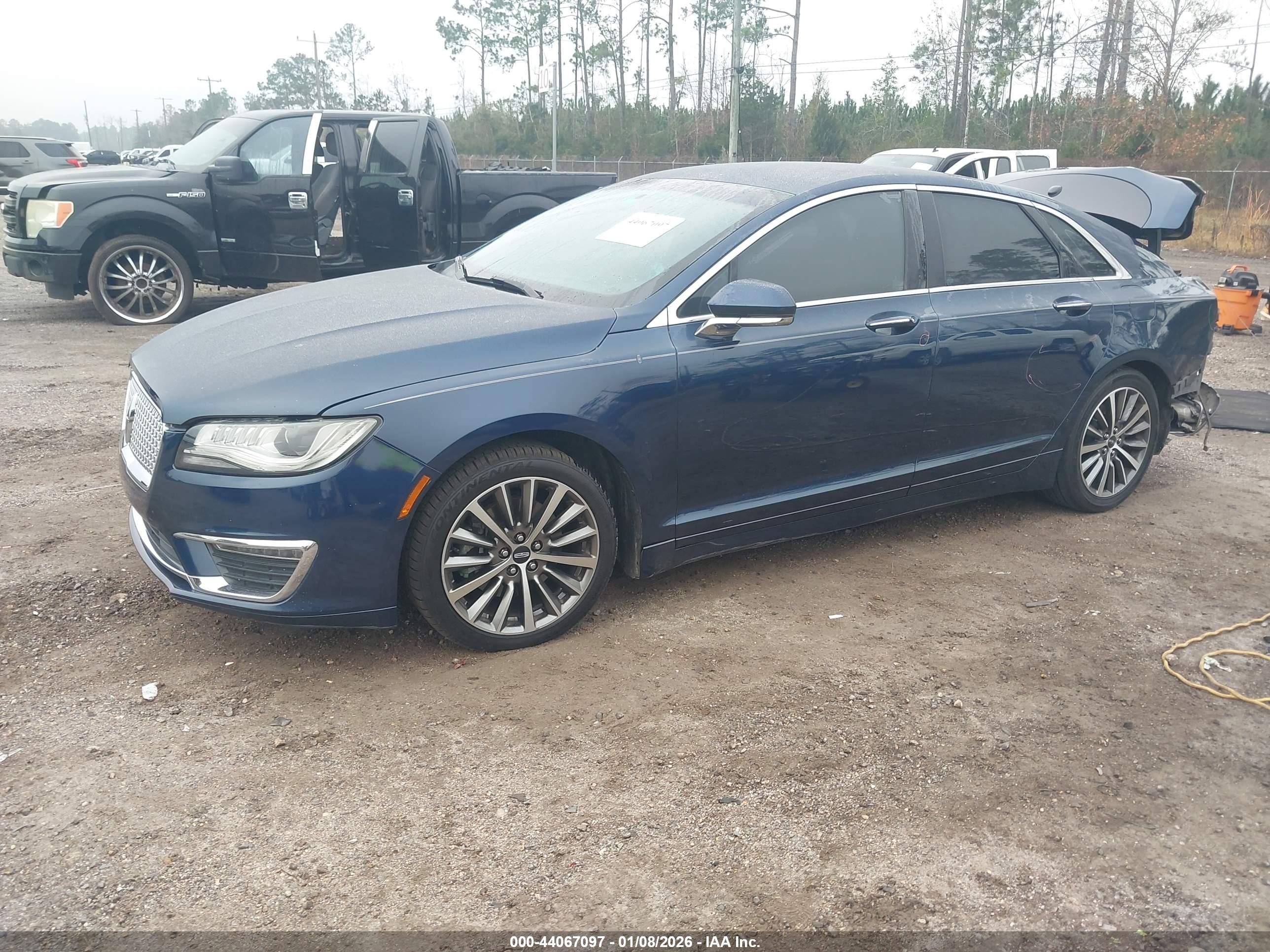 LINCOLN MKZ image 2