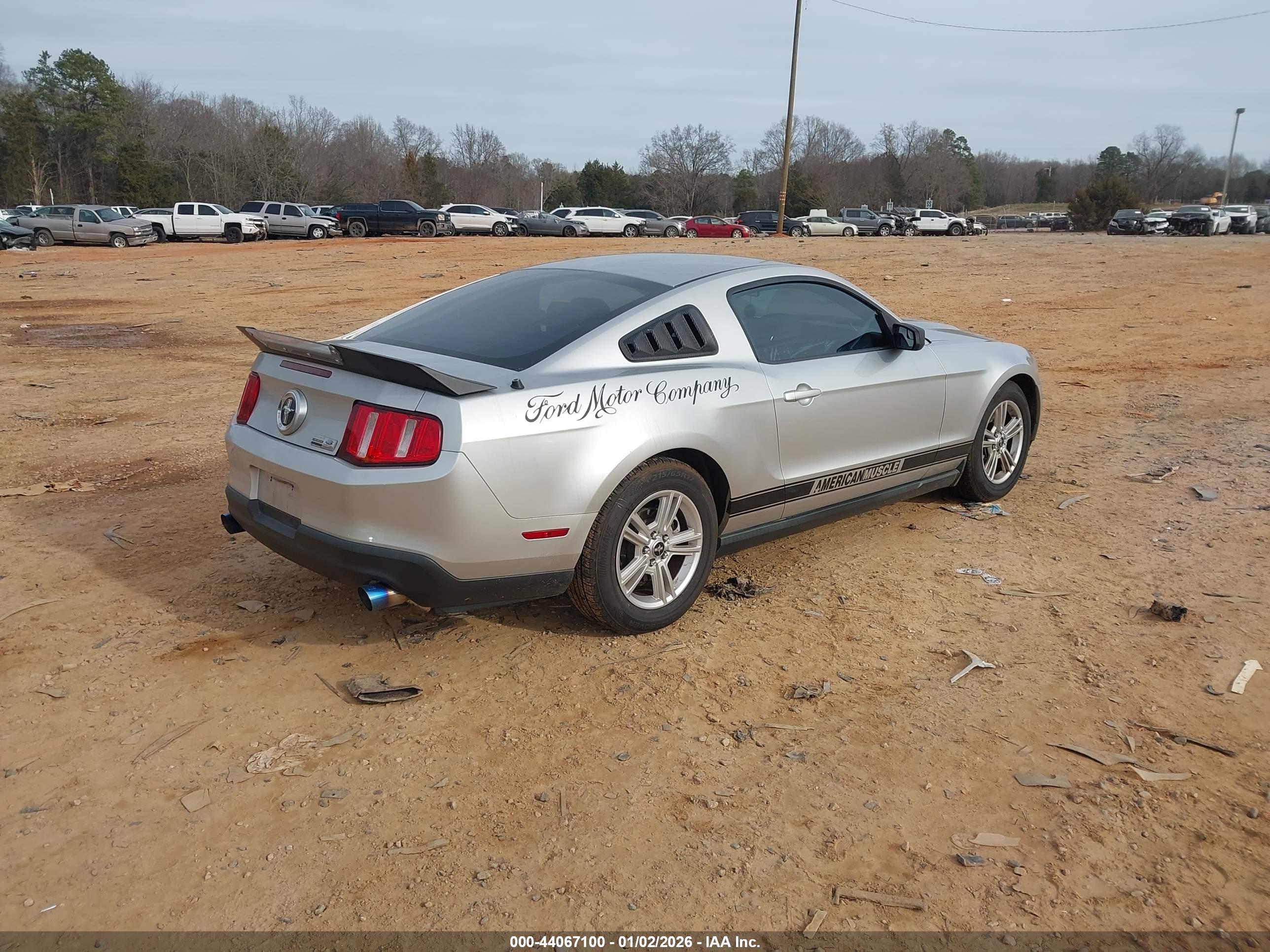 FORD MUSTANG image 4