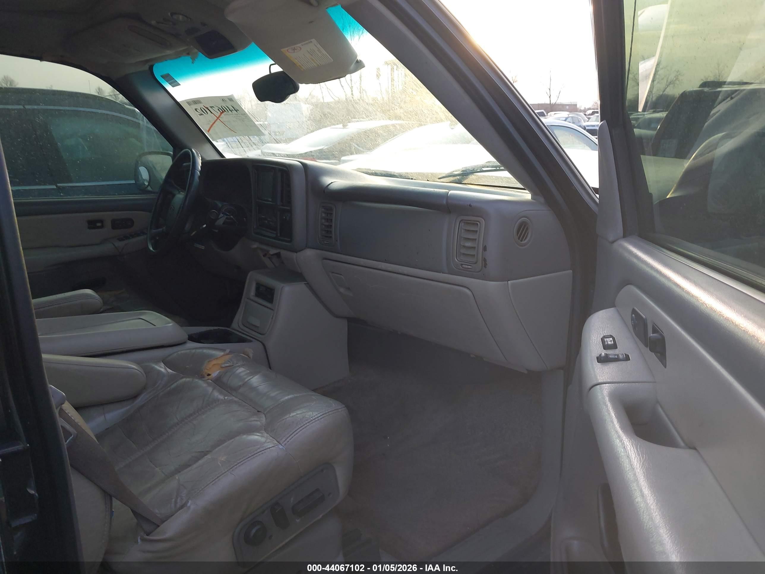 CHEVROLET TAHOE image 5
