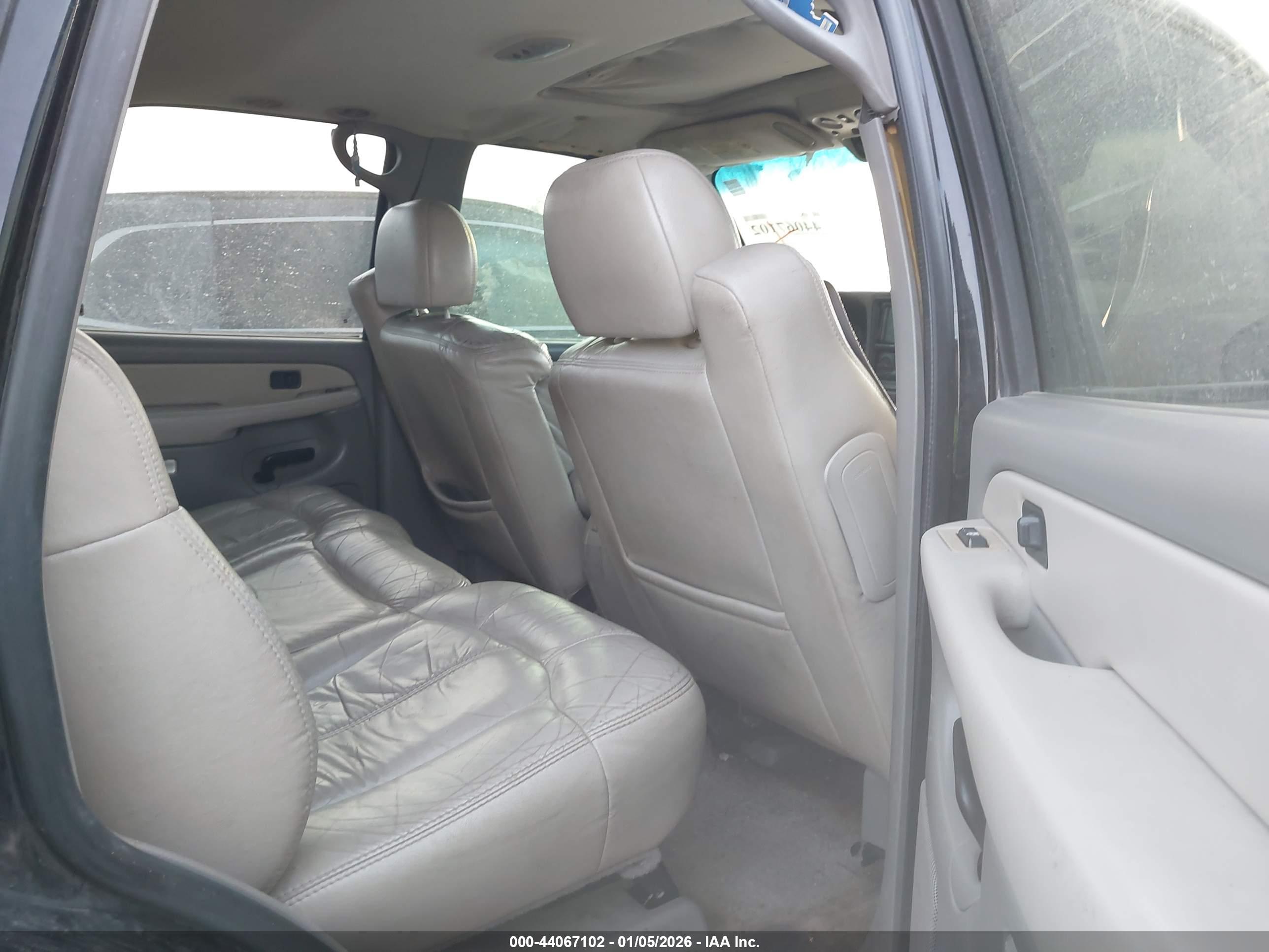 CHEVROLET TAHOE image 8