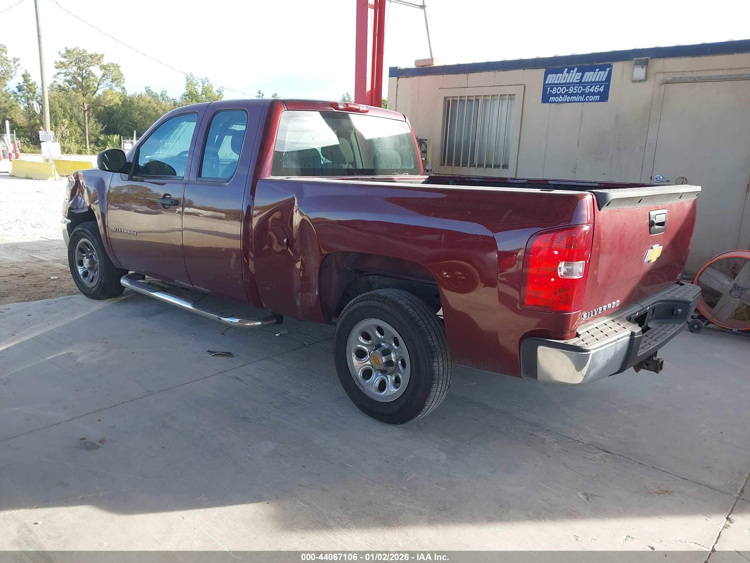 CHEVROLET SILVERADO image 3