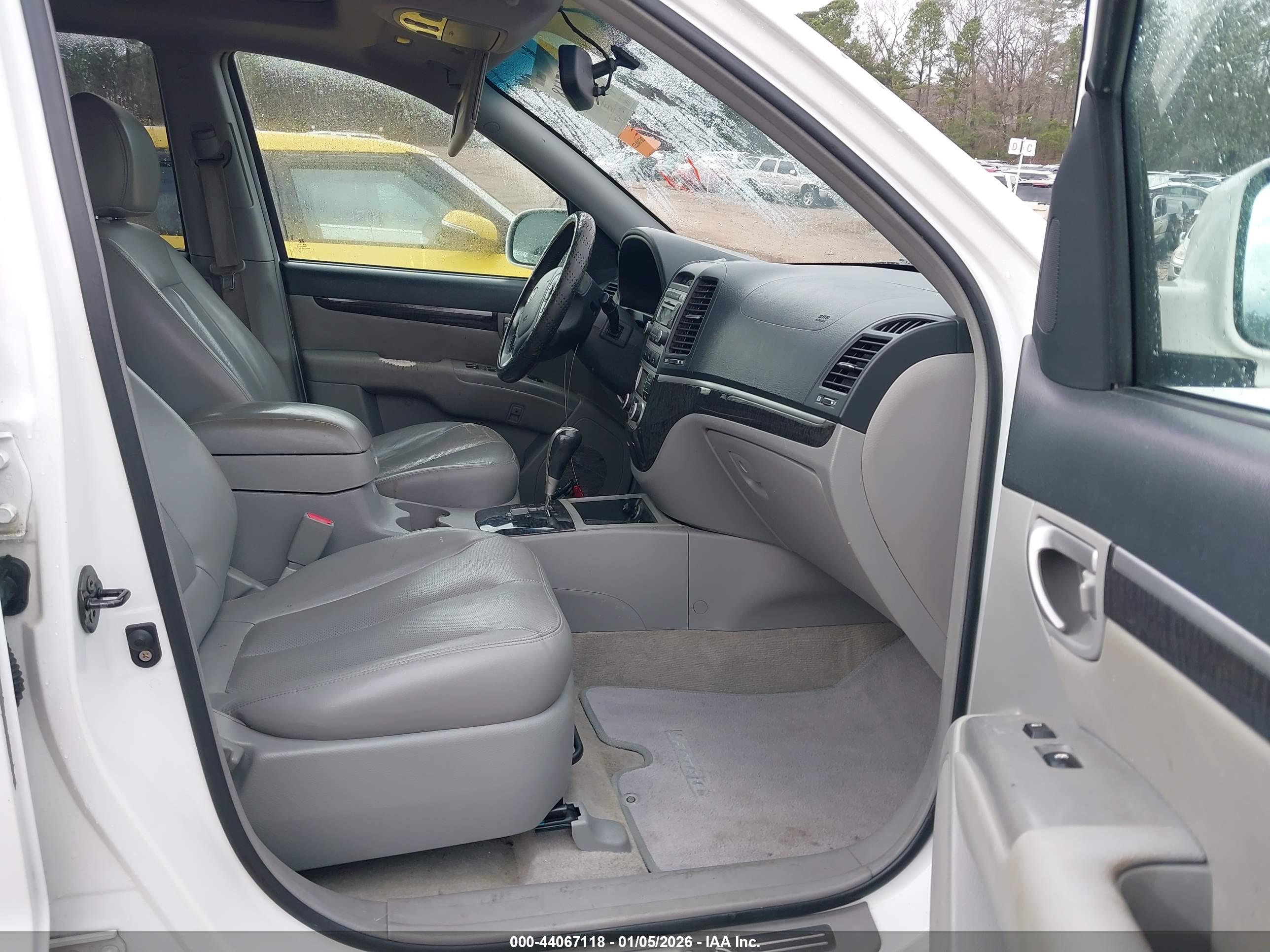 HYUNDAI SANTA image 5