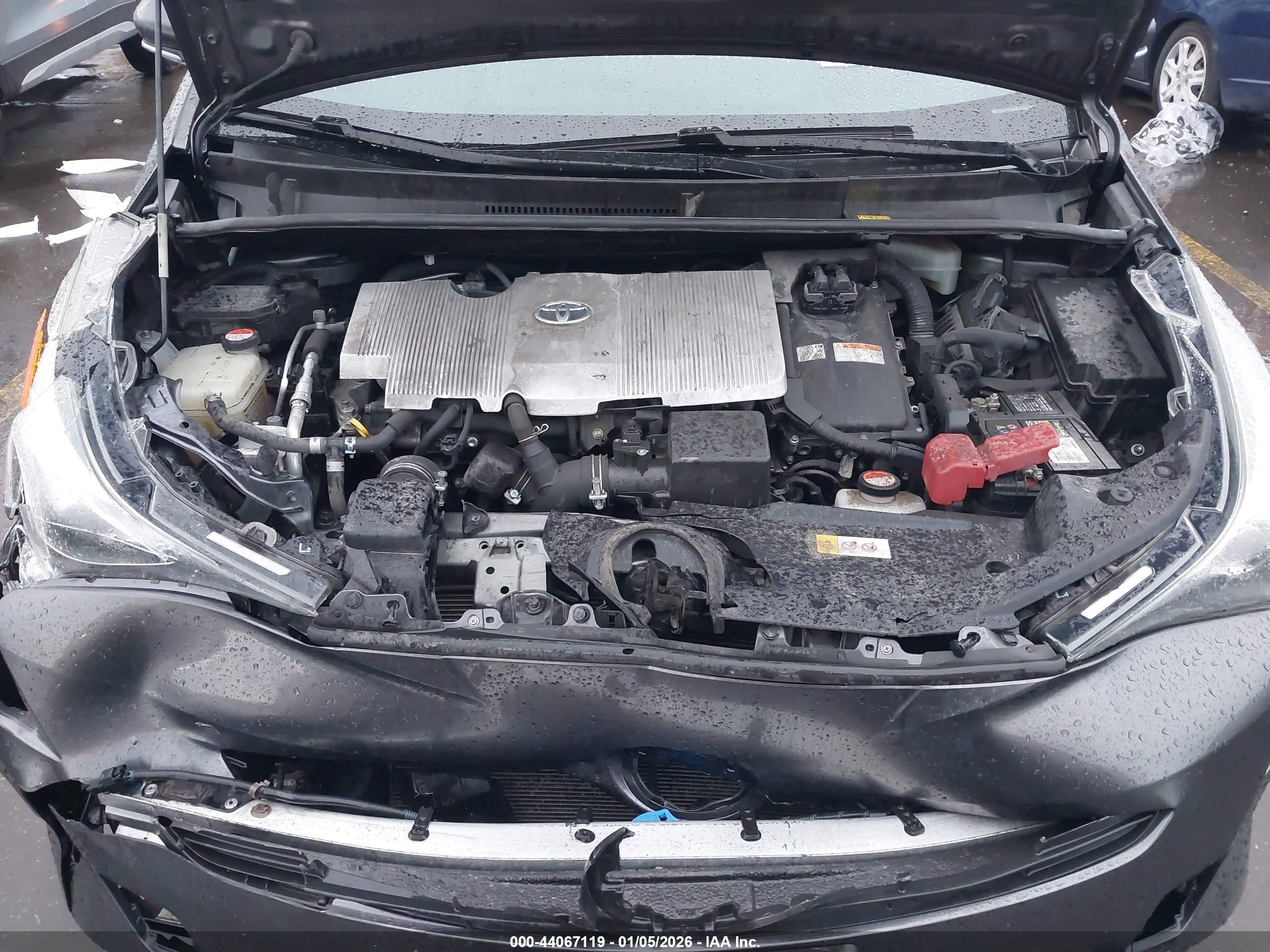 TOYOTA PRIUS image 10
