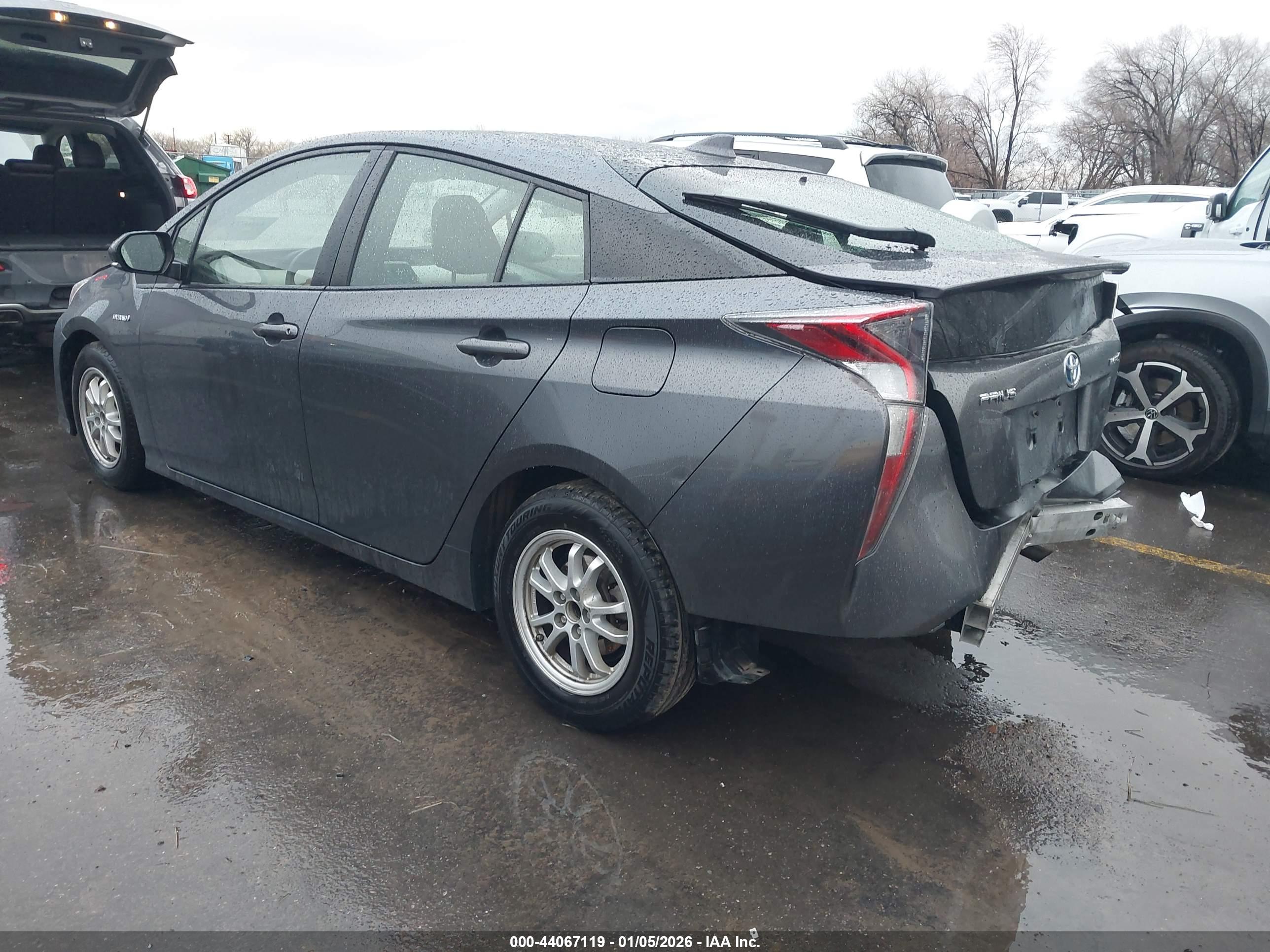 TOYOTA PRIUS image 3