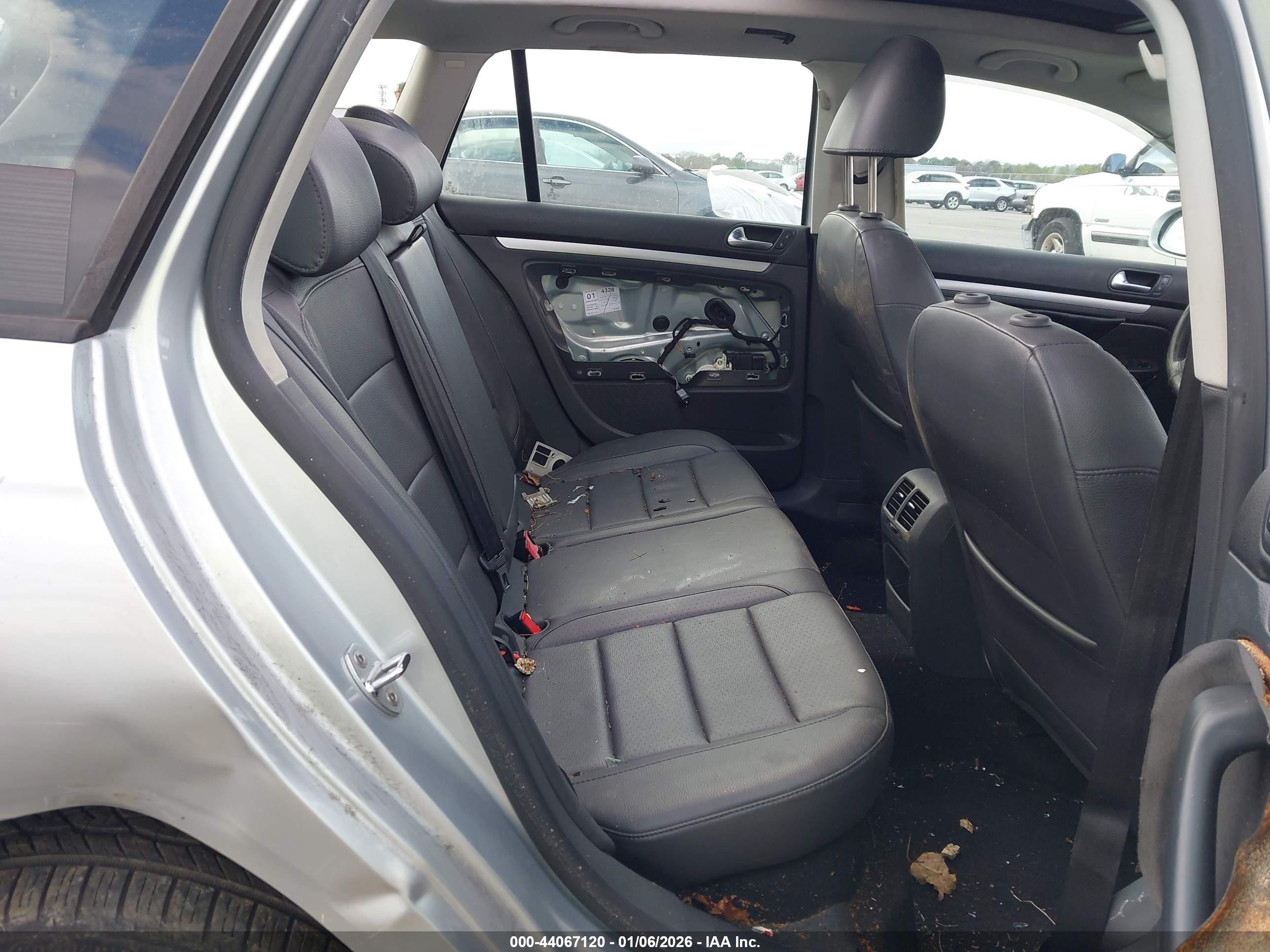 VOLKSWAGEN JETTA image 8