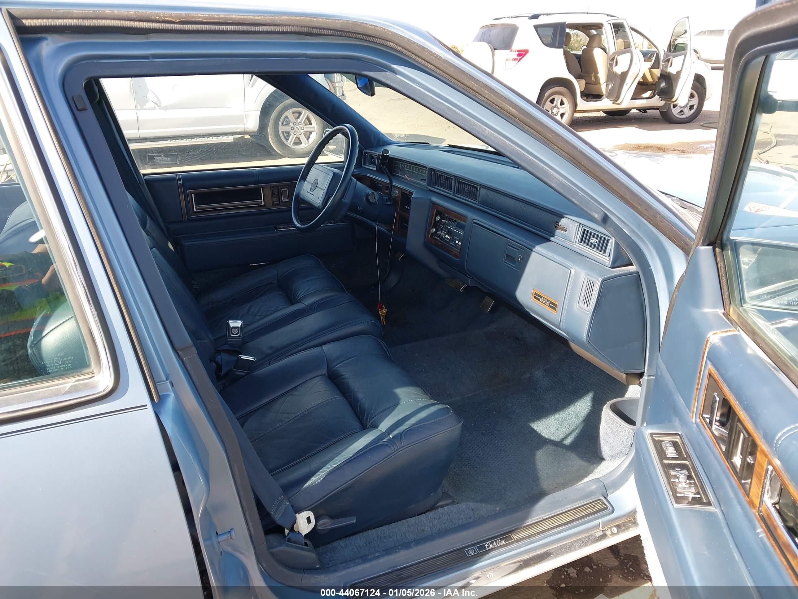 CADILLAC DEVILLE image 5