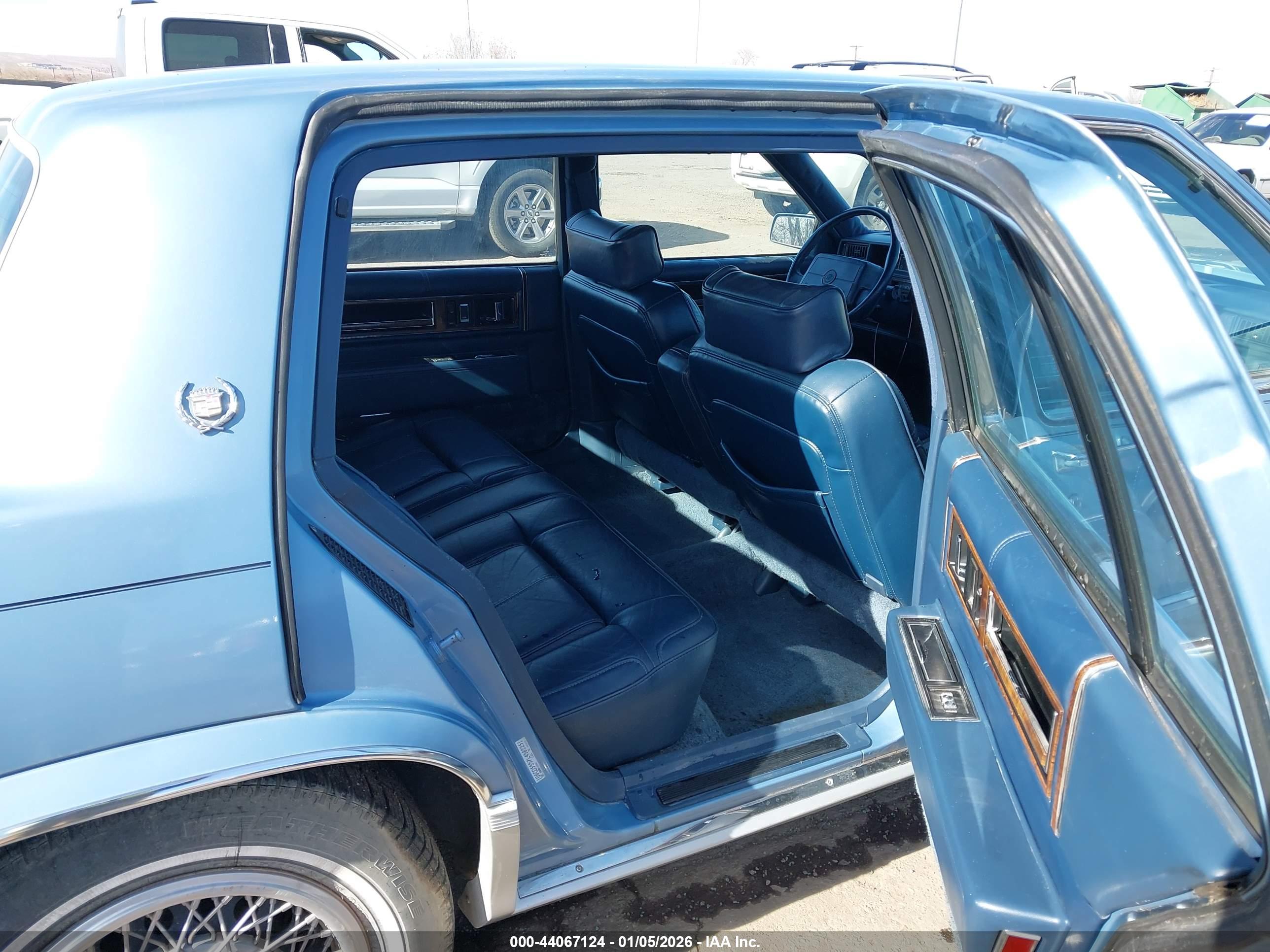 CADILLAC DEVILLE image 8