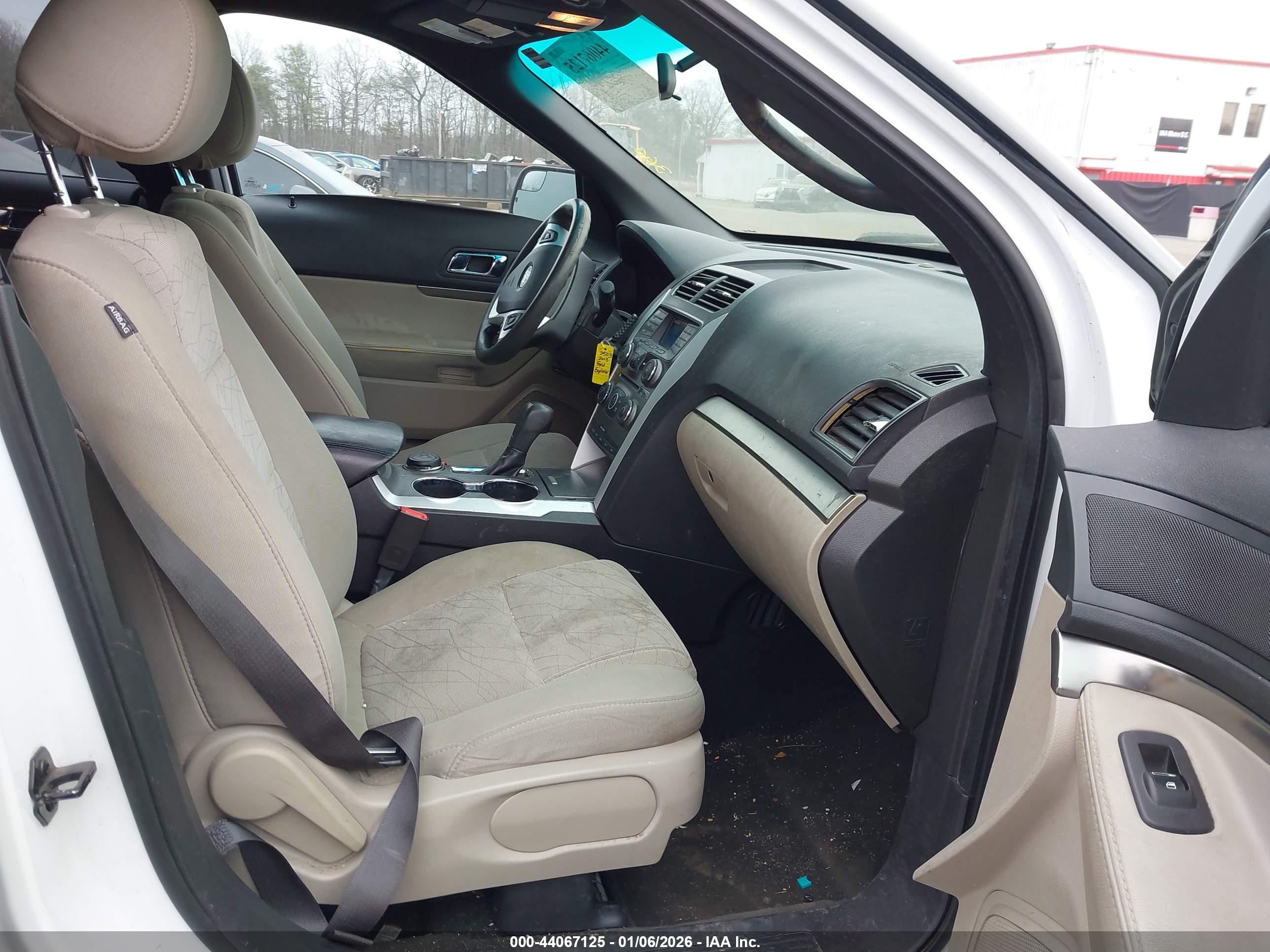 FORD EXPLORER image 5