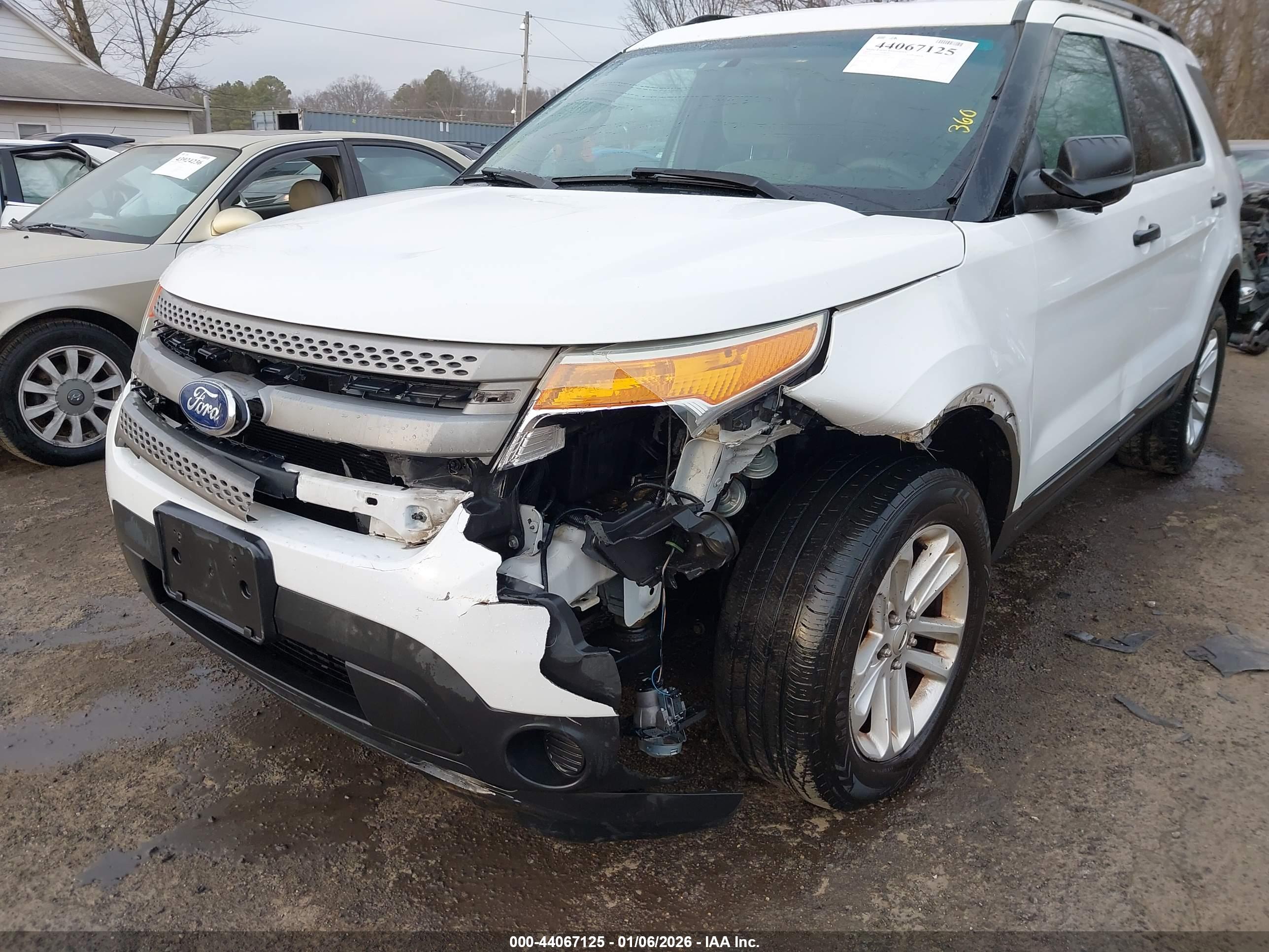 FORD EXPLORER image 6