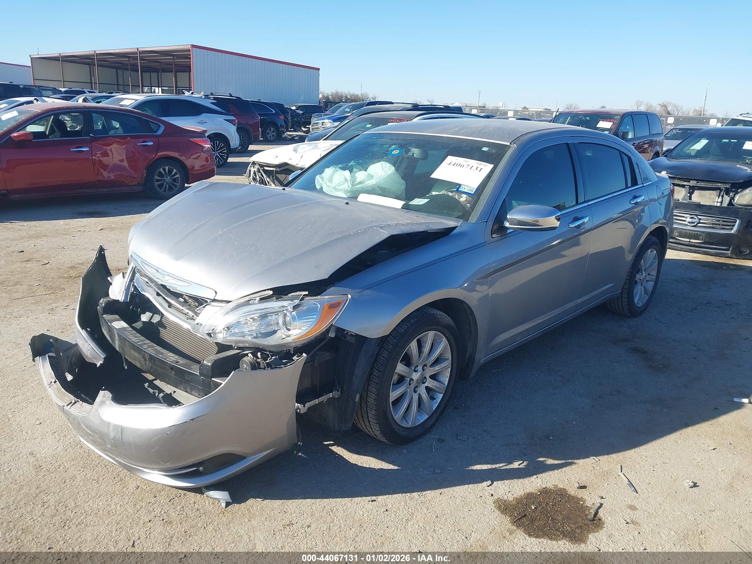 CHRYSLER 200 image 2