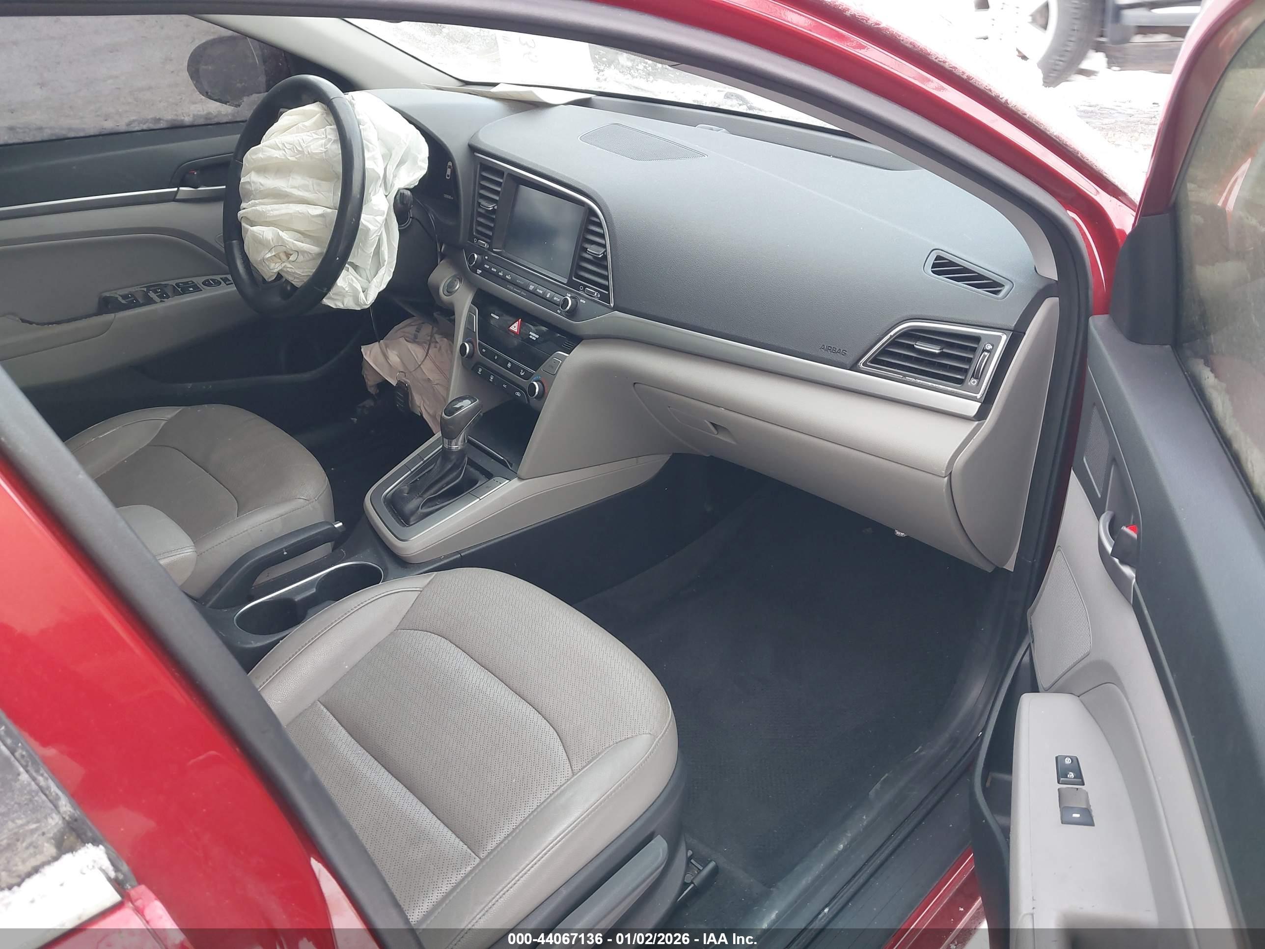 HYUNDAI ELANTRA image 5